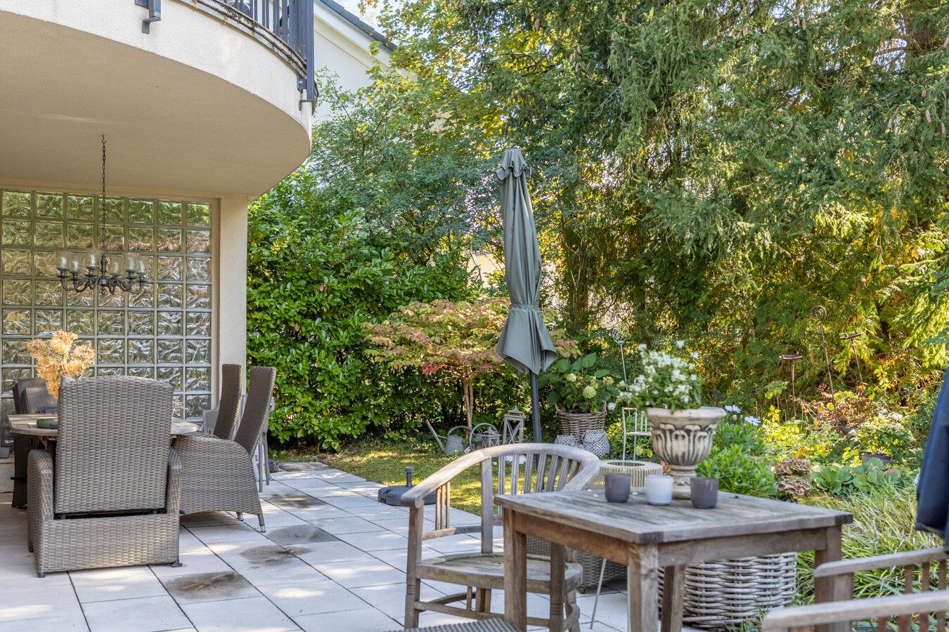 Immobilienangebot - Ottobrunn / Riemerling - Alle - Viel Raum, viele Möglichkeiten – großzügiges Wohn- und Geschäftshaus mit Garten, Terrasse und Balkon