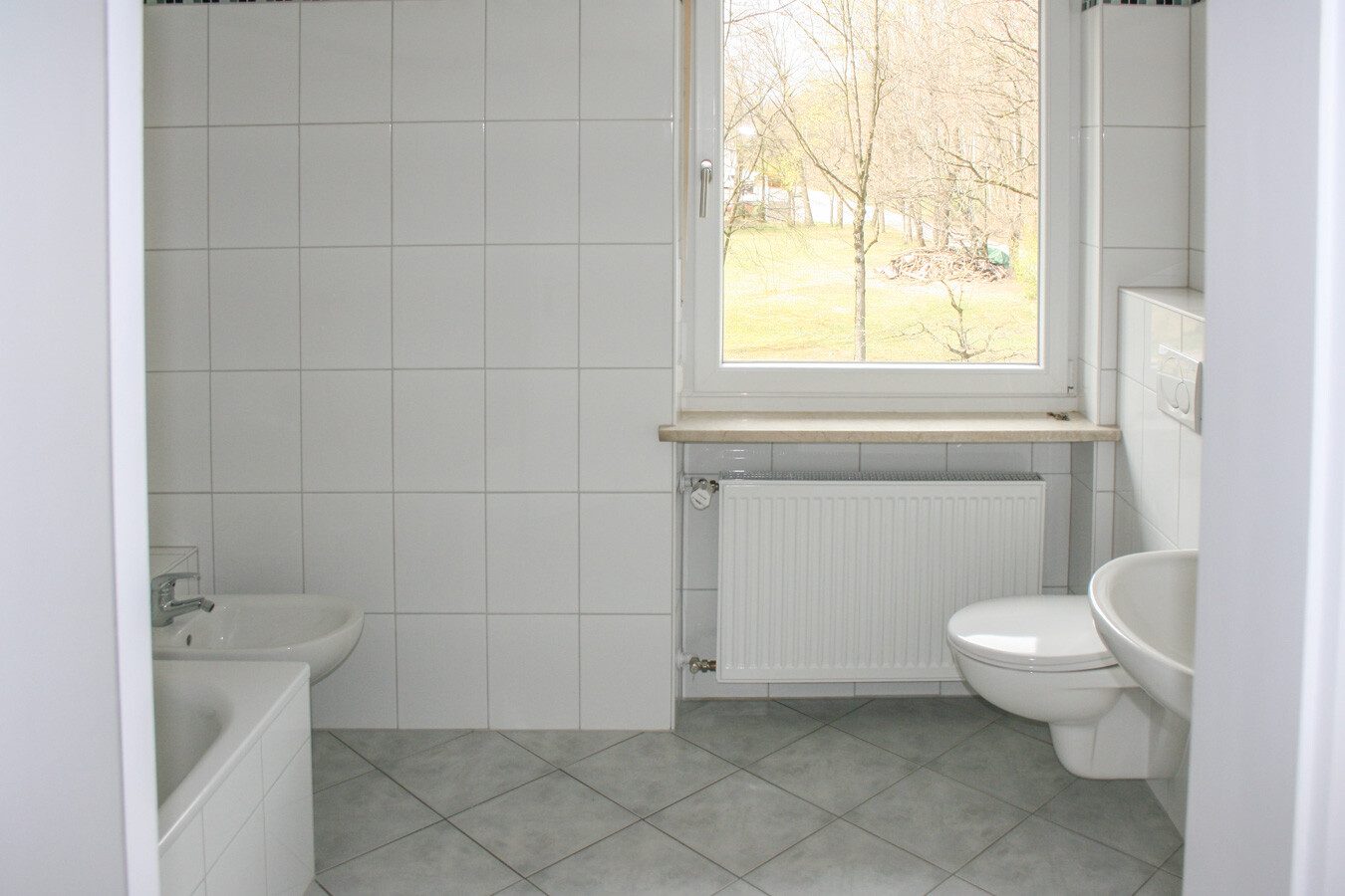 Immobilienangebot - Ottobrunn / Riemerling - Alle - Viel Raum, viele Möglichkeiten – großzügiges Wohn- und Geschäftshaus mit Garten, Terrasse und Balkon