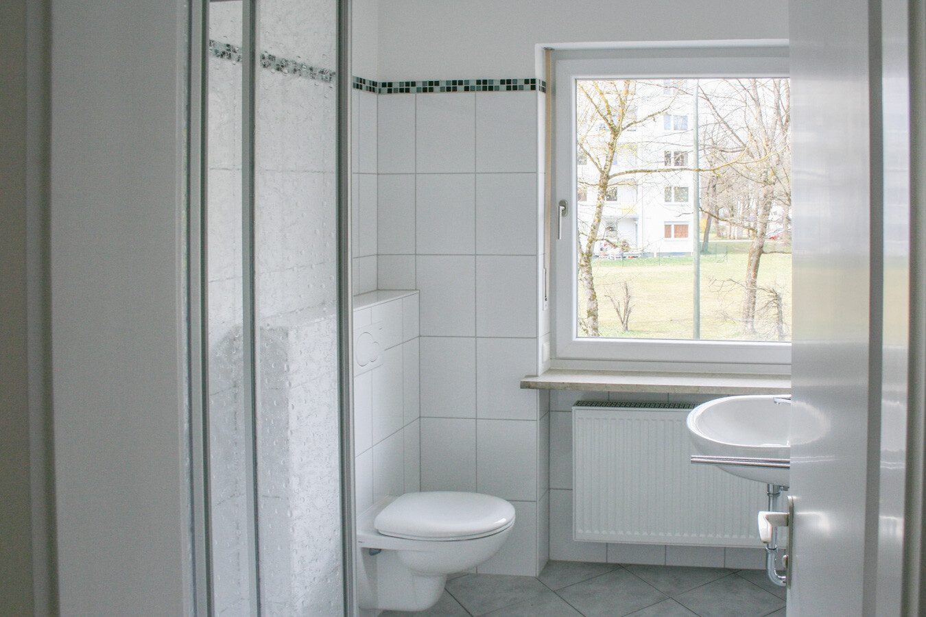 Immobilienangebot - Ottobrunn / Riemerling - Alle - Viel Raum, viele Möglichkeiten – großzügiges Wohn- und Geschäftshaus mit Garten, Terrasse und Balkon
