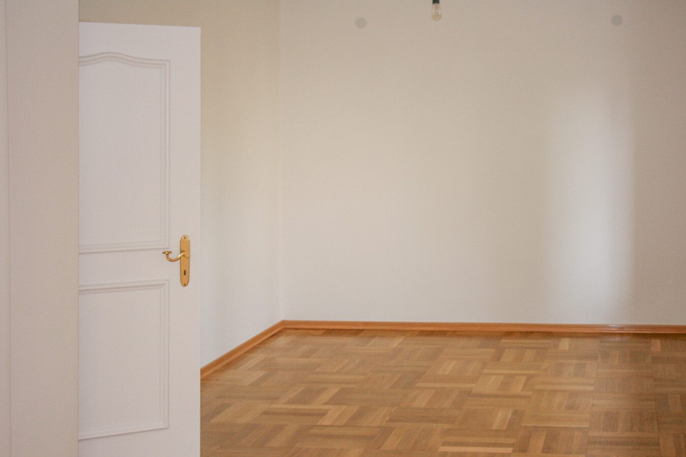 Immobilienangebot - Ottobrunn / Riemerling - Alle - Viel Raum, viele Möglichkeiten – großzügiges Wohn- und Geschäftshaus mit Garten, Terrasse und Balkon