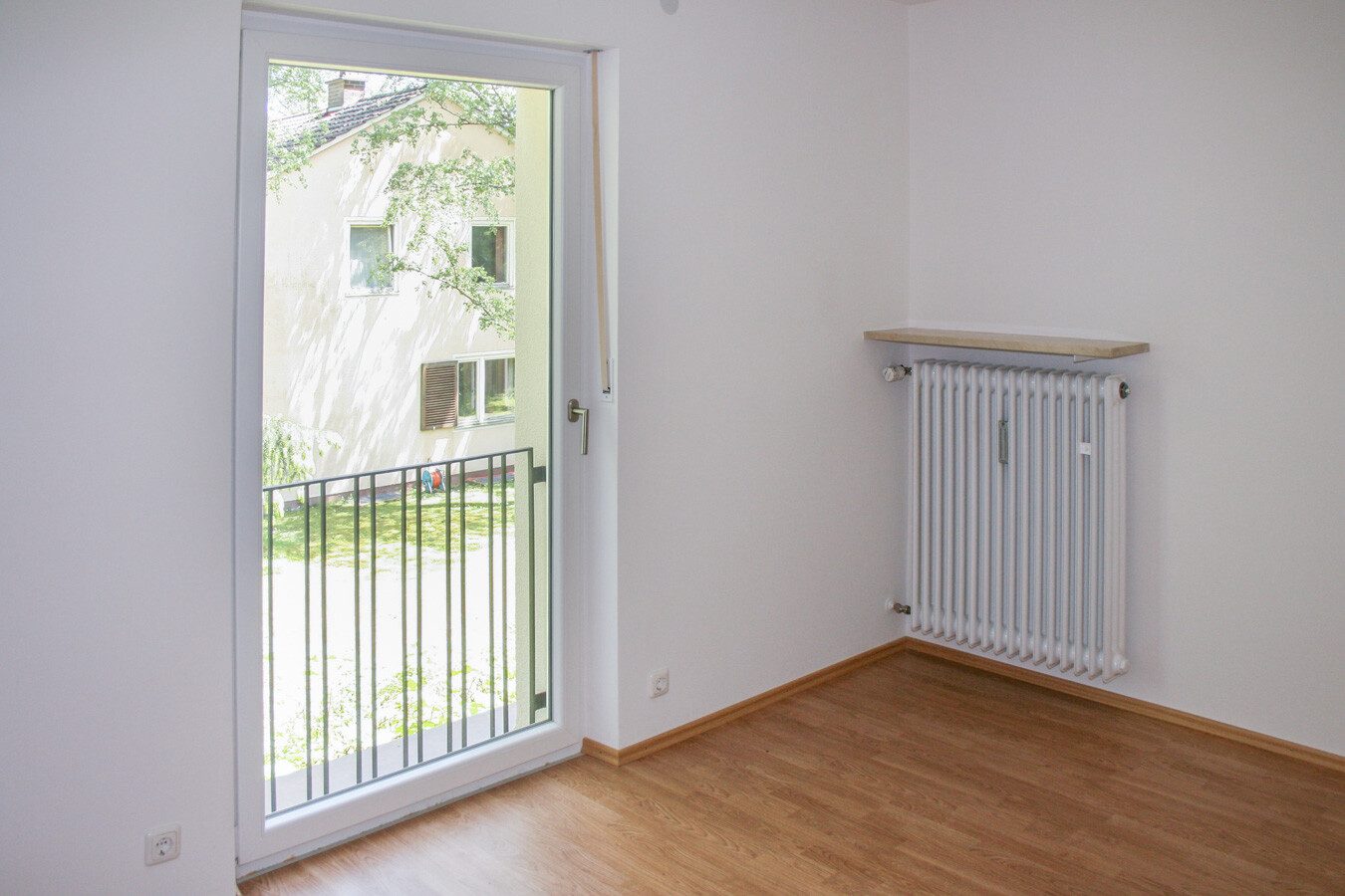Immobilienangebot - Ottobrunn / Riemerling - Alle - Viel Raum, viele Möglichkeiten – großzügiges Wohn- und Geschäftshaus mit Garten, Terrasse und Balkon