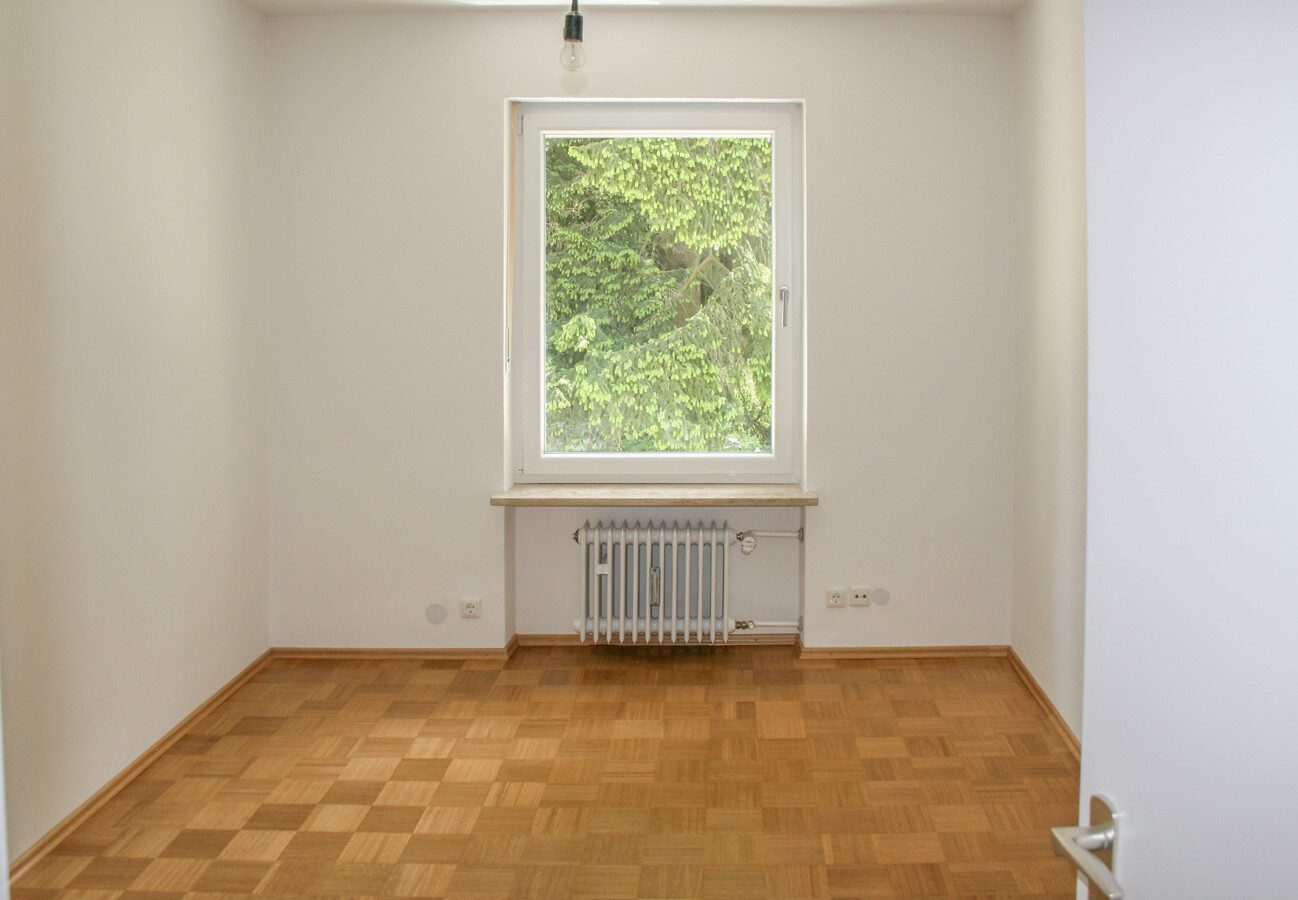 Immobilienangebot - Ottobrunn / Riemerling - Alle - Viel Raum, viele Möglichkeiten – großzügiges Wohn- und Geschäftshaus mit Garten, Terrasse und Balkon