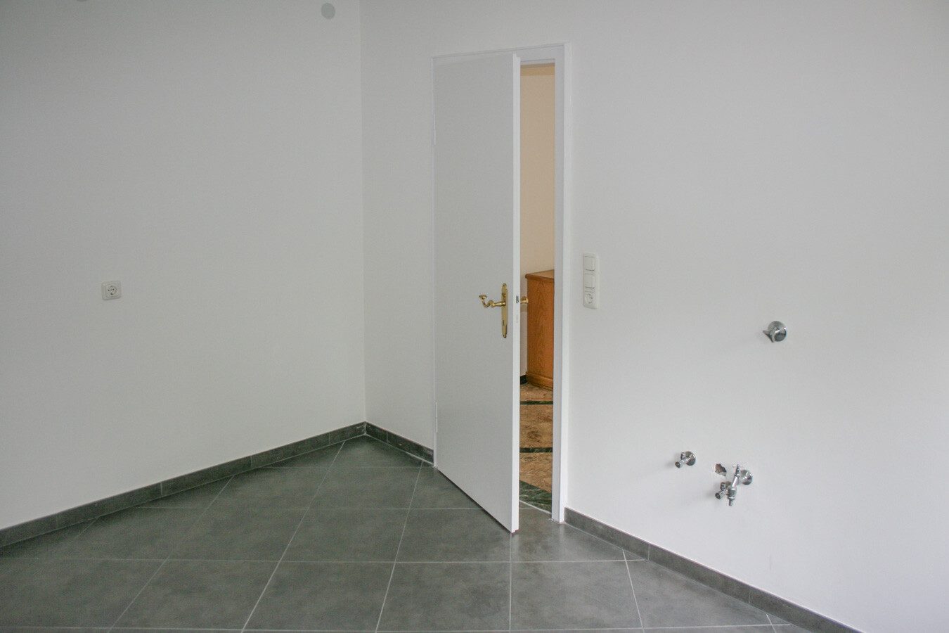 Immobilienangebot - Ottobrunn / Riemerling - Alle - Viel Raum, viele Möglichkeiten – großzügiges Wohn- und Geschäftshaus mit Garten, Terrasse und Balkon