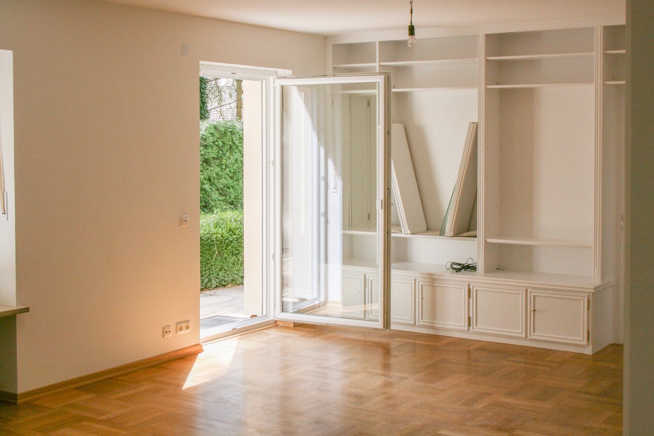 Immobilienangebot - Ottobrunn / Riemerling - Alle - Viel Raum, viele Möglichkeiten – großzügiges Wohn- und Geschäftshaus mit Garten, Terrasse und Balkon