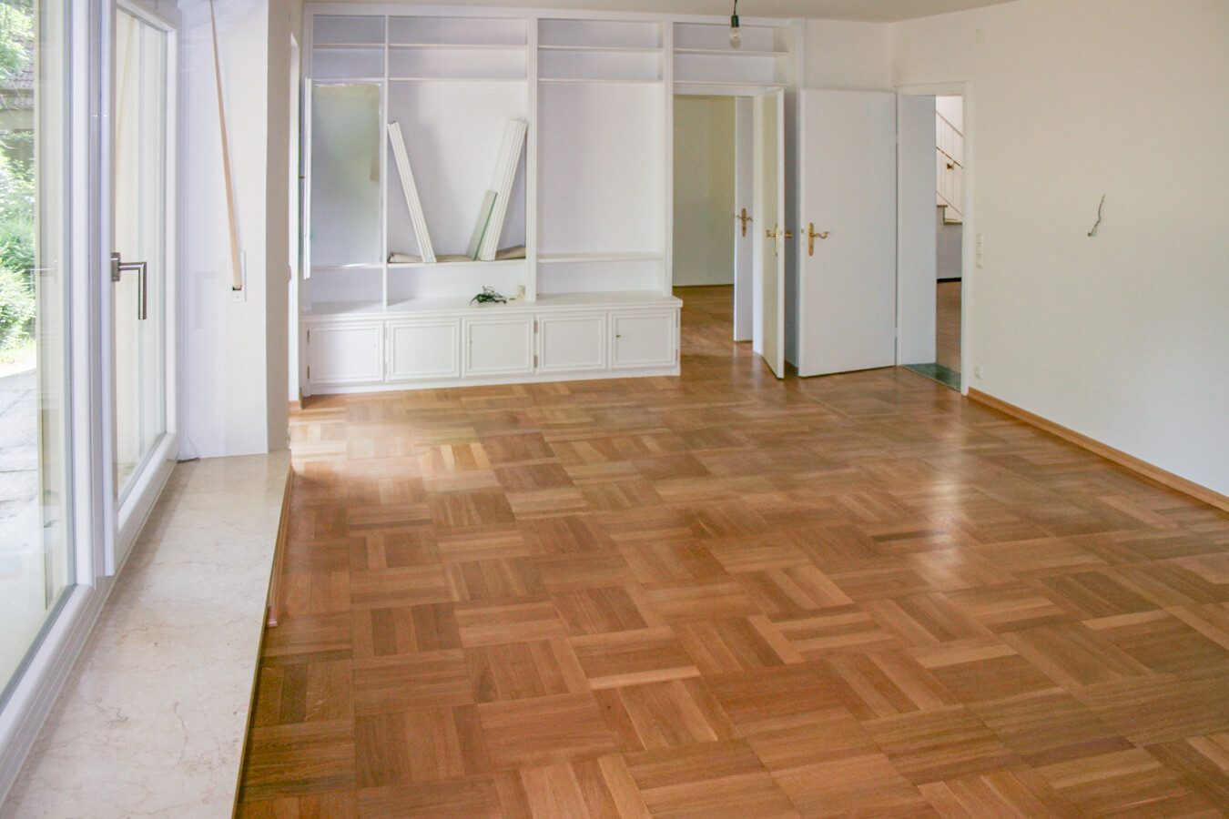 Immobilienangebot - Ottobrunn / Riemerling - Alle - Viel Raum, viele Möglichkeiten – großzügiges Wohn- und Geschäftshaus mit Garten, Terrasse und Balkon