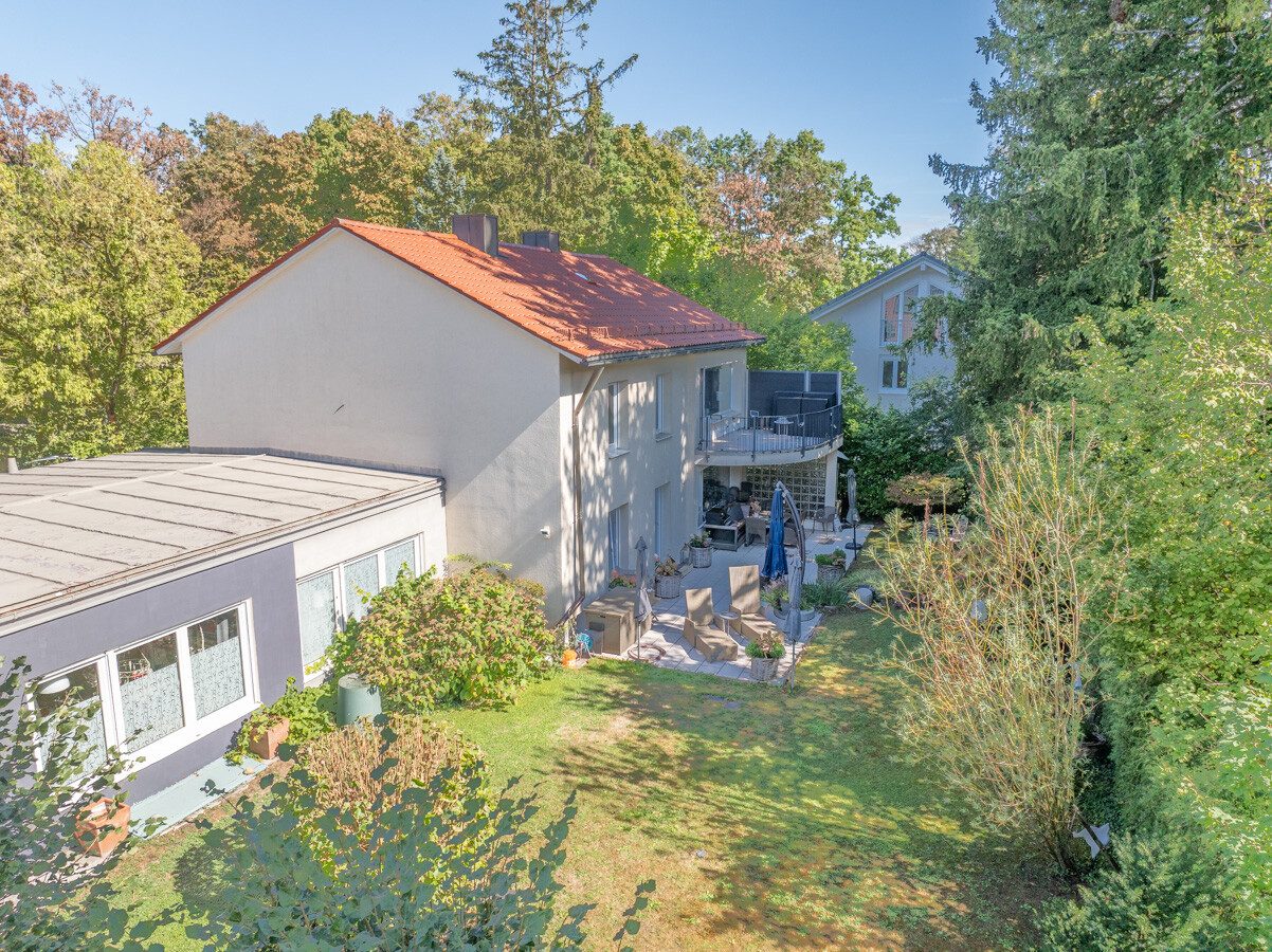 Immobilienangebot - Ottobrunn / Riemerling - Alle - Viel Raum, viele Möglichkeiten – großzügiges Wohn- und Geschäftshaus mit Garten, Terrasse und Balkon