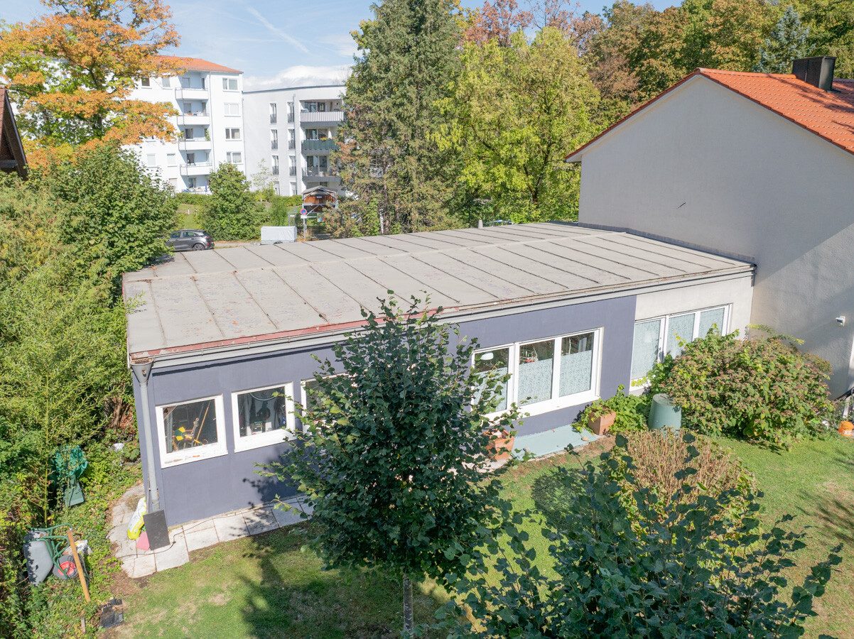 Immobilienangebot - Ottobrunn / Riemerling - Alle - Viel Raum, viele Möglichkeiten – großzügiges Wohn- und Geschäftshaus mit Garten, Terrasse und Balkon