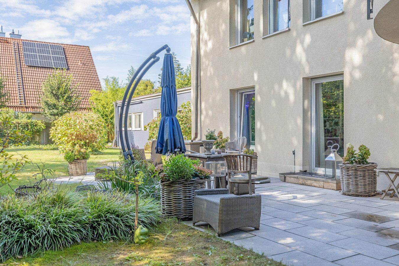 Immobilienangebot - Ottobrunn / Riemerling - Alle - Viel Raum, viele Möglichkeiten – großzügiges Wohn- und Geschäftshaus mit Garten, Terrasse und Balkon