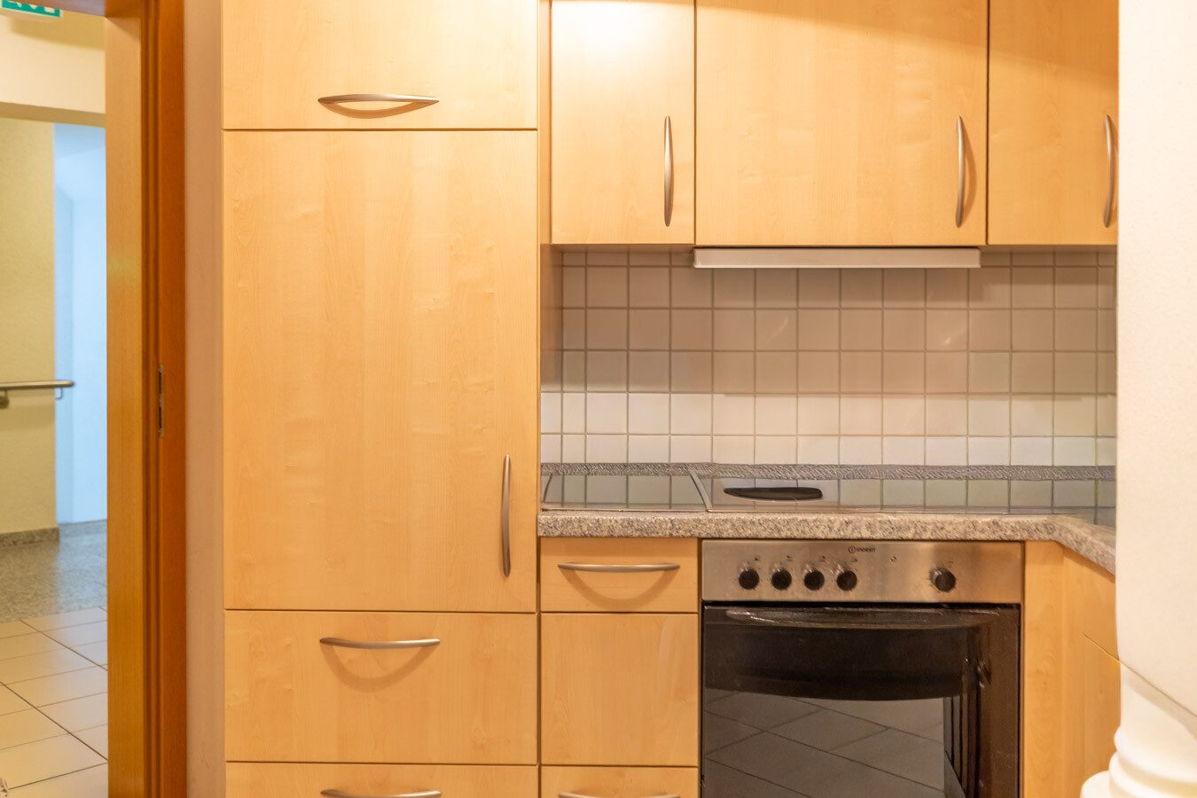 Immobilienangebot - Dießen am Ammersee - Alle - Charmante 2-ZKB-Dachgeschosswohnung – mit Wintergarten, Aufzug und Kellerabteil