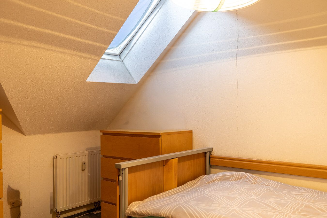 Immobilienangebot - Dießen am Ammersee - Alle - Charmante 2-ZKB-Dachgeschosswohnung – mit Wintergarten, Aufzug und Kellerabteil