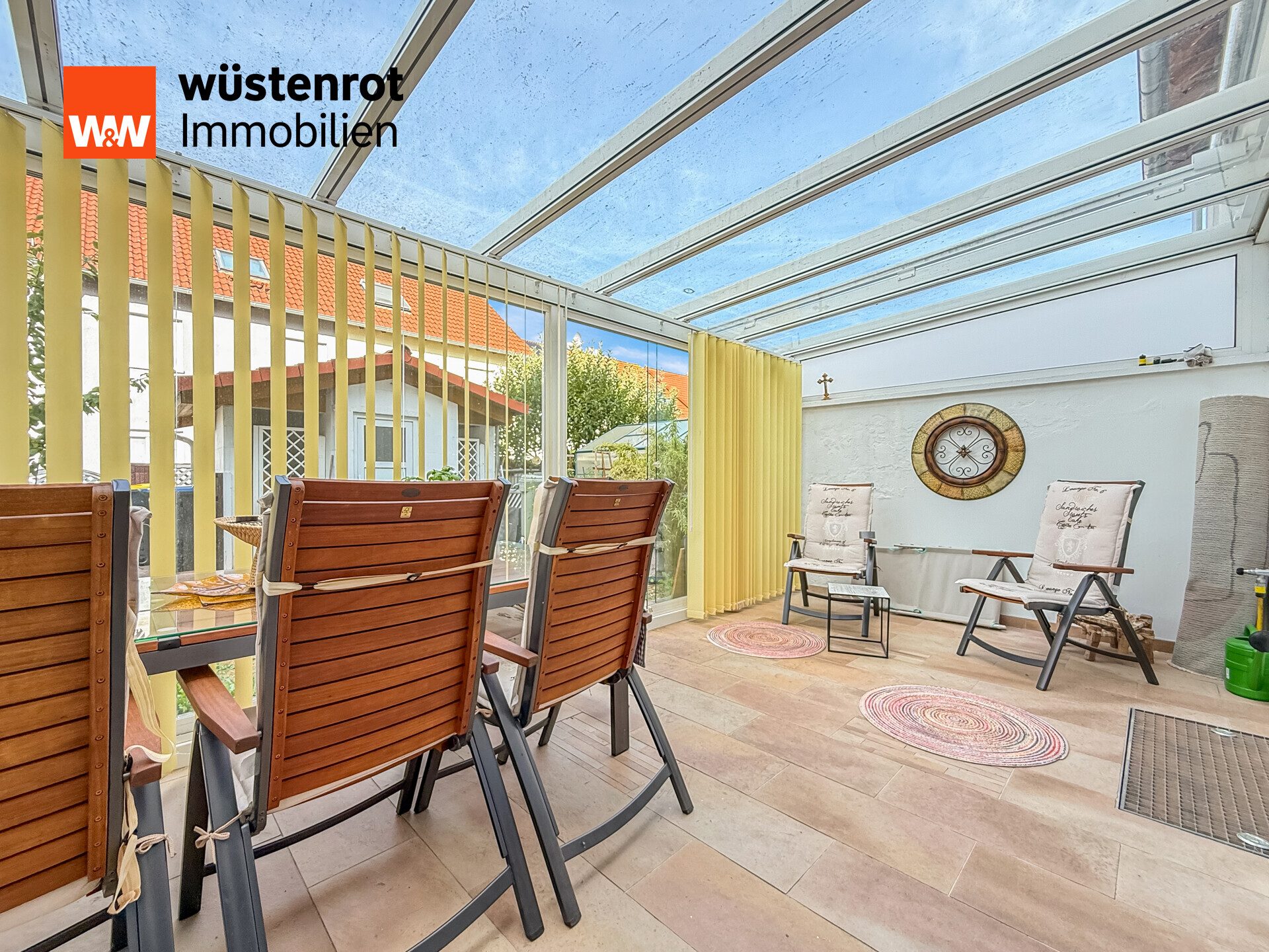 Immobilienangebot - Kaiserslautern - Alle - Großzügiges Reihenmittelhaus mit Wintergarten, Kamin und viel Platz für die Familien