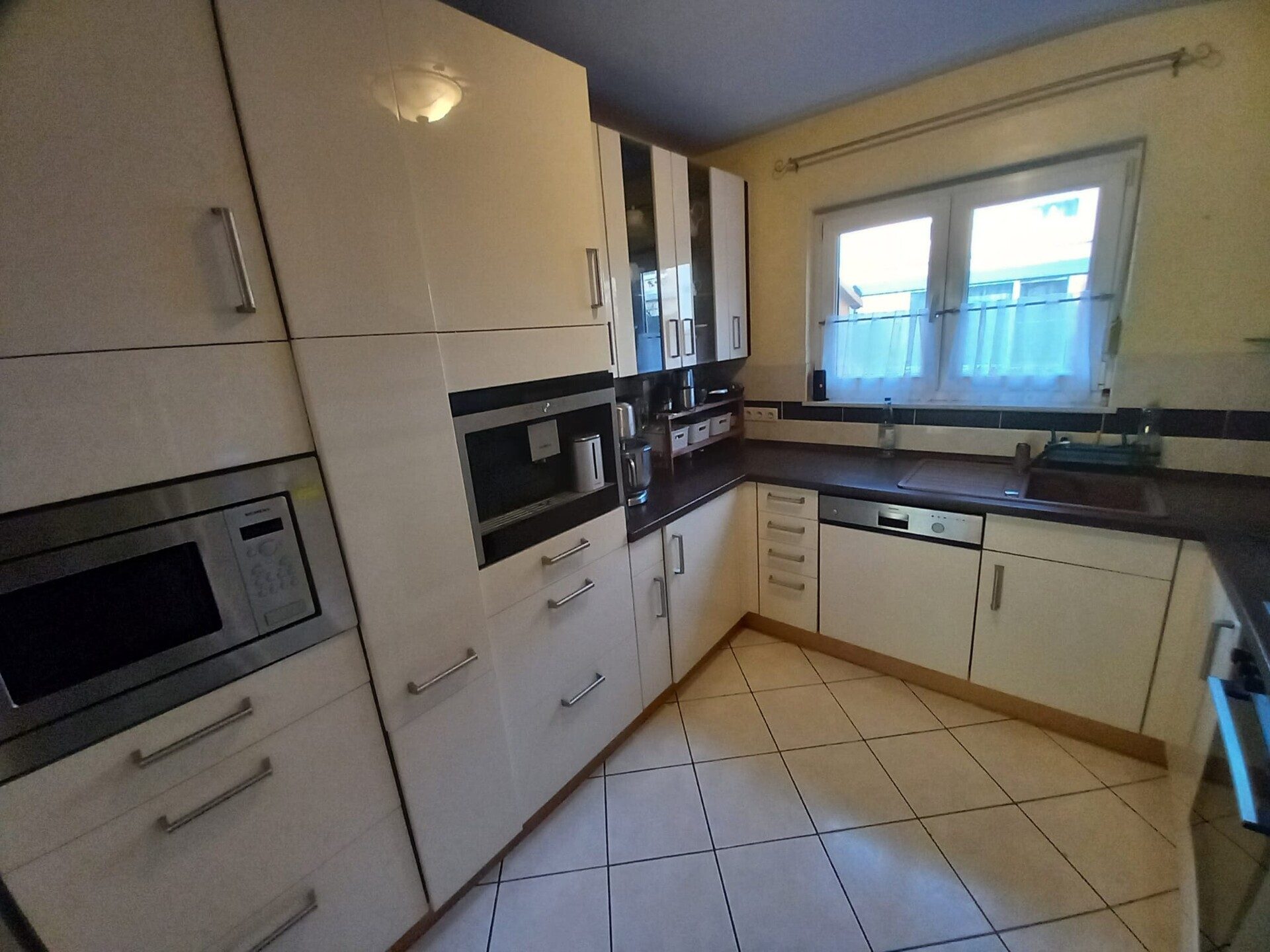 Immobilienangebot - Kaiserslautern - Alle - Großzügiges Reihenmittelhaus mit Wintergarten, Kamin und viel Platz für die Familien