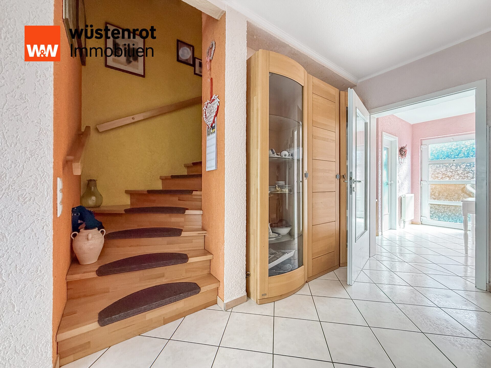 Immobilienangebot - Kaiserslautern - Alle - Großzügiges Reihenmittelhaus mit Wintergarten, Kamin und viel Platz für die Familien