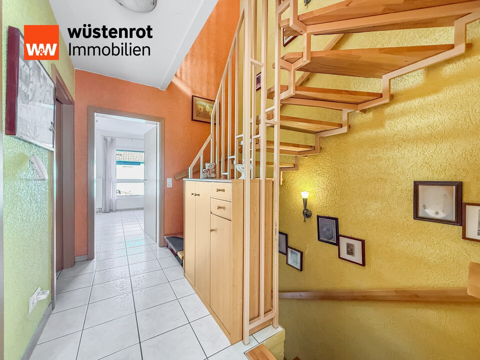 Immobilienangebot - Kaiserslautern - Alle - Großzügiges Reihenmittelhaus mit Wintergarten, Kamin und viel Platz für die Familien