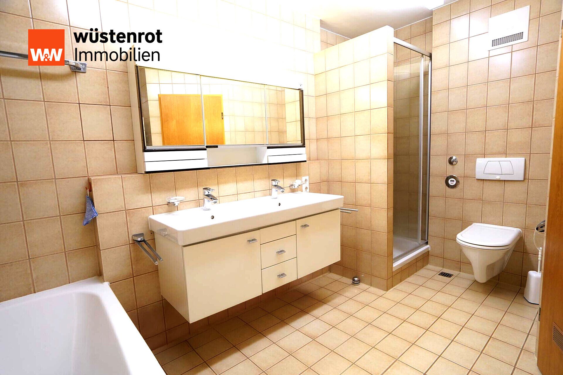 Immobilienangebot - Biberach an der Riß - Alle - Großzügig wohnen – gepflegte 3,5 Zi-Wohnung mit 2 Balkonen & TG-Stellplatz
