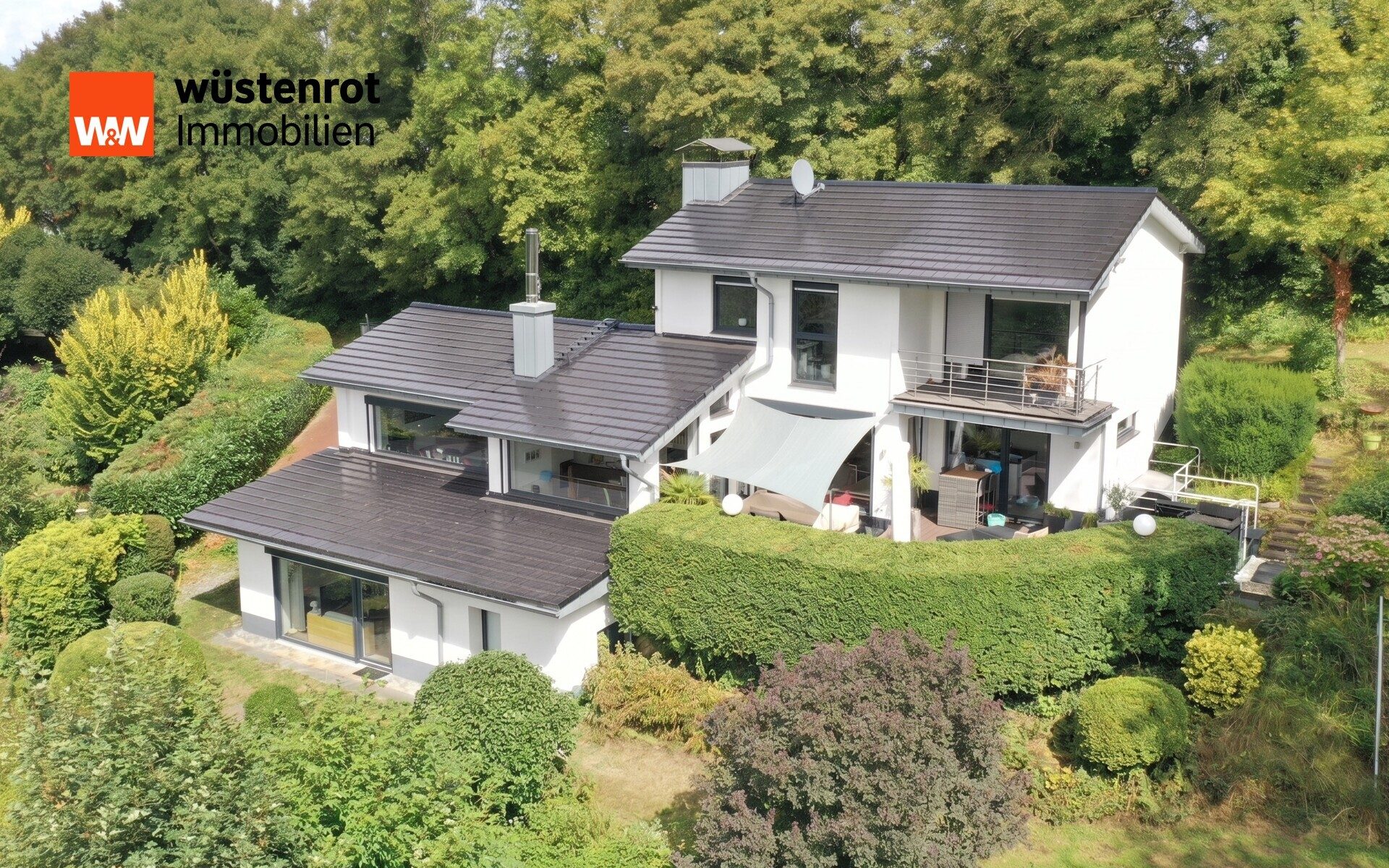Immobilienangebot - Detmold / Heiligenkirchen - Alle - Großzügigkeit trifft besondere Architektur – stilvolles Wohnen mit Weitblick in Detmold-Heiligenkirchen