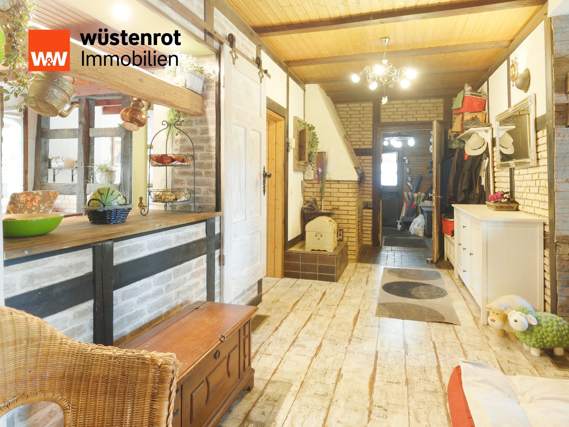Immobilienangebot - Bad Münder am Deister / Flegessen - Alle - Historisches Fachwerkhaus mit Einliegerwohnung, Volieren und Ausbaupotenzial im Weserbergland