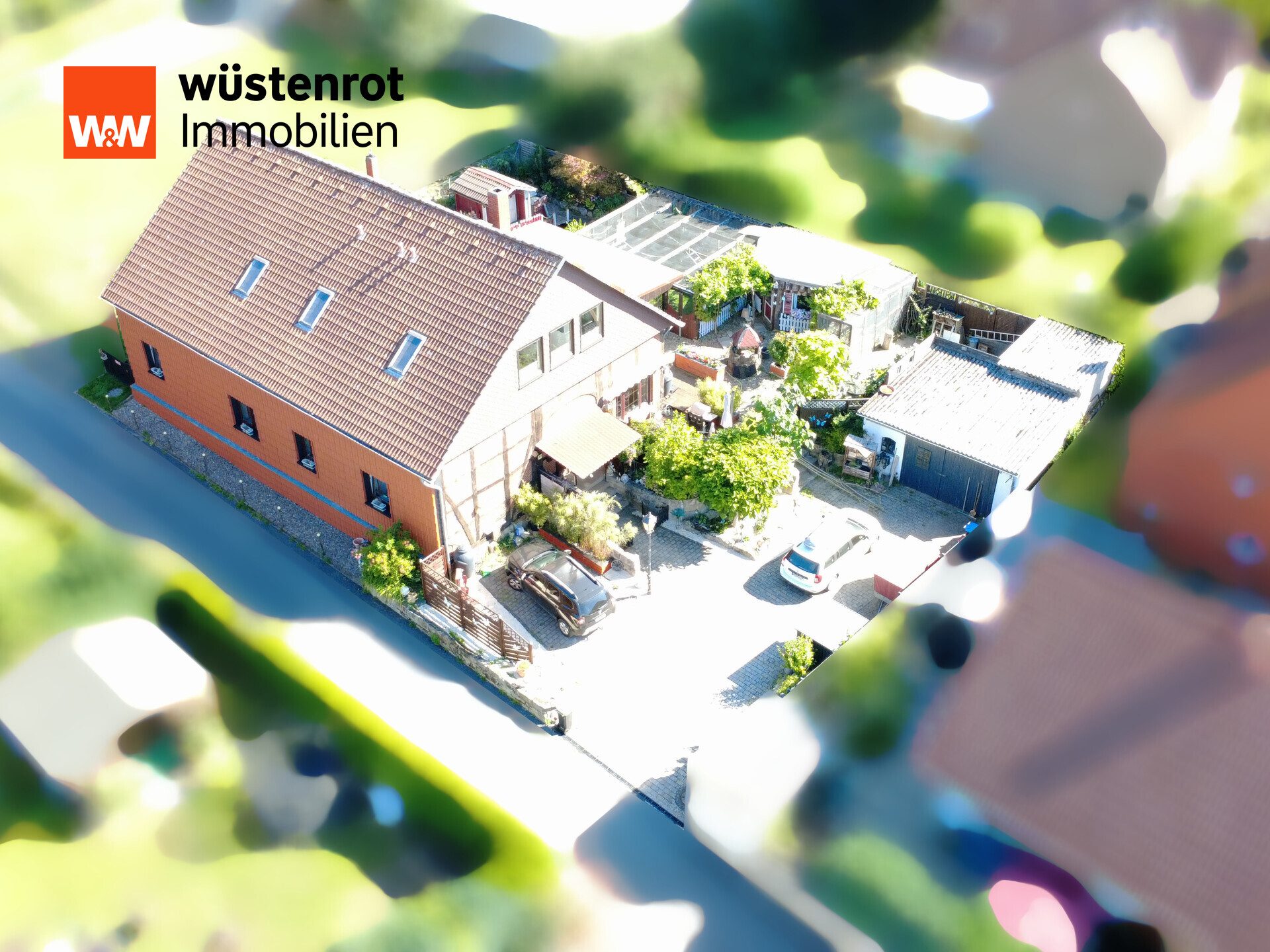 Immobilienangebot - Bad Münder am Deister / Flegessen - Alle - Historisches Fachwerkhaus mit Einliegerwohnung, Volieren und Ausbaupotenzial im Weserbergland