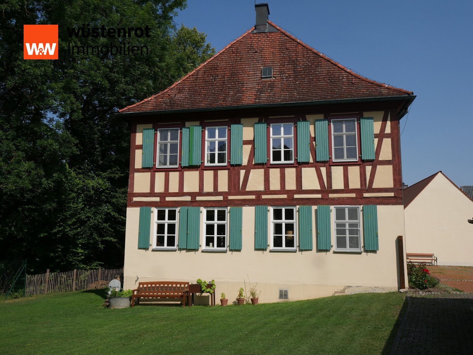 Immobilienangebot - Rödental / Weißenbrunn - Alle - Historisches Pfarrhaus – Denkmalwürdiger Charme trifft zeitgemäßes Wohnen