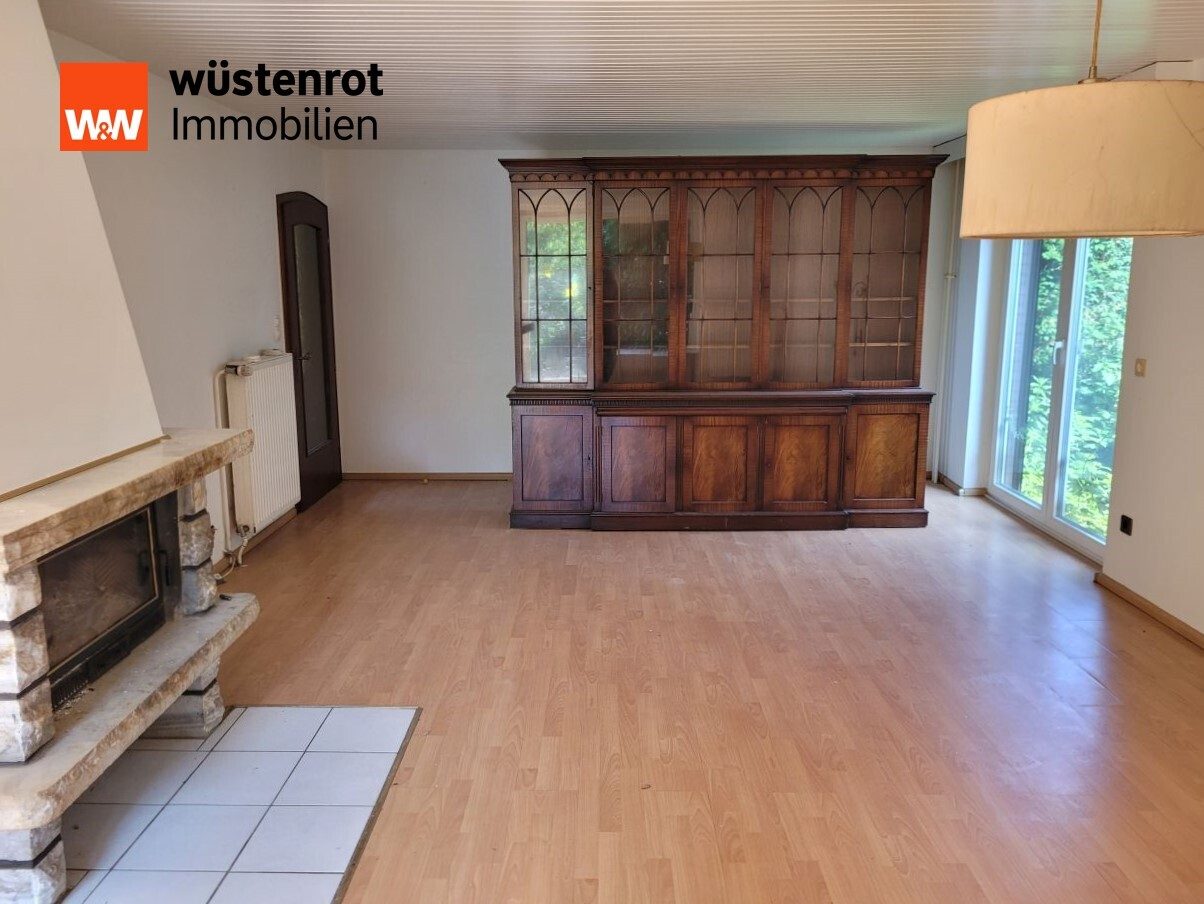 Immobilienangebot - Hamburg - Alle - Schönes Einfamilienhaus mit Balkon, Kachelofen und Garage in Langenhorn