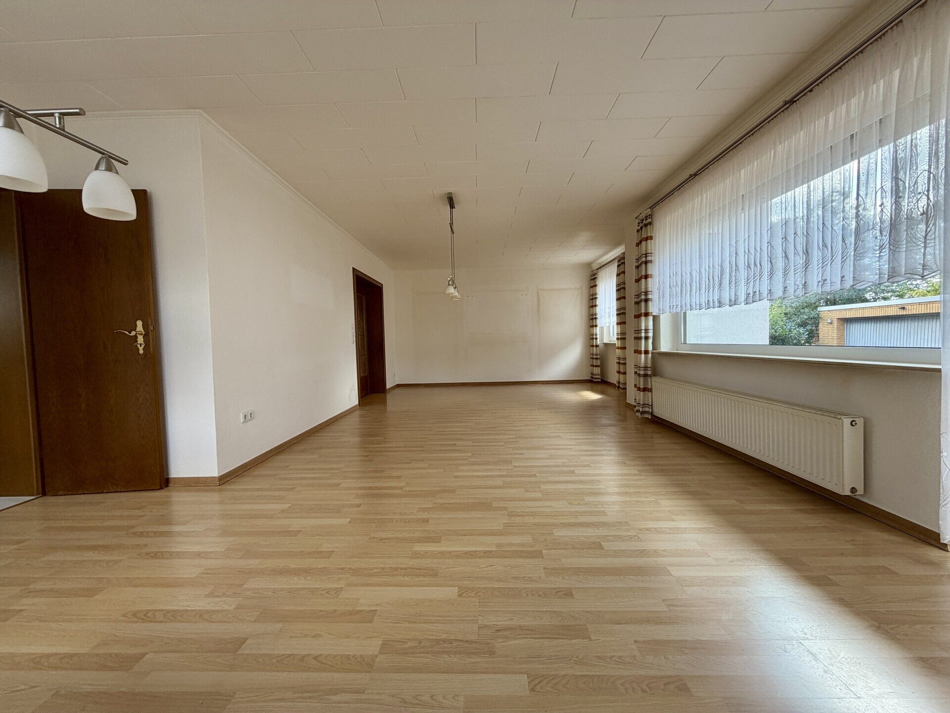 Immobilienangebot - Wedemark / Brelingen - Alle - Bieterverfahren: Großzügiges Zuhause mit Einliegerwohnung & Traumgrundstück - Wedemark