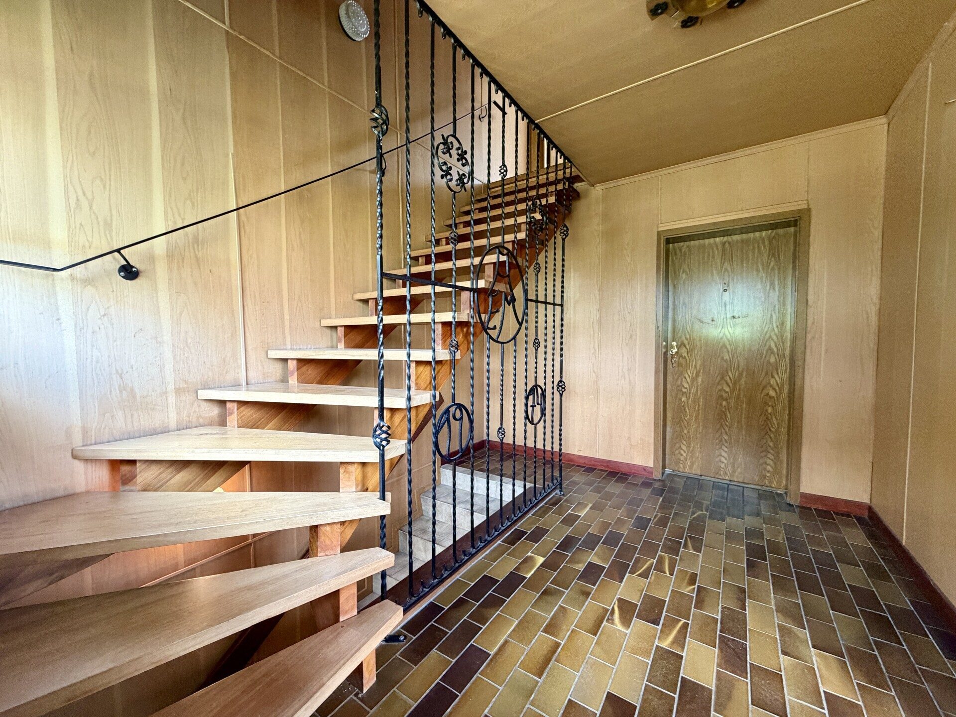 Immobilienangebot - Wedemark / Brelingen - Alle - Bieterverfahren: Großzügiges Zuhause mit Einliegerwohnung & Traumgrundstück - Wedemark