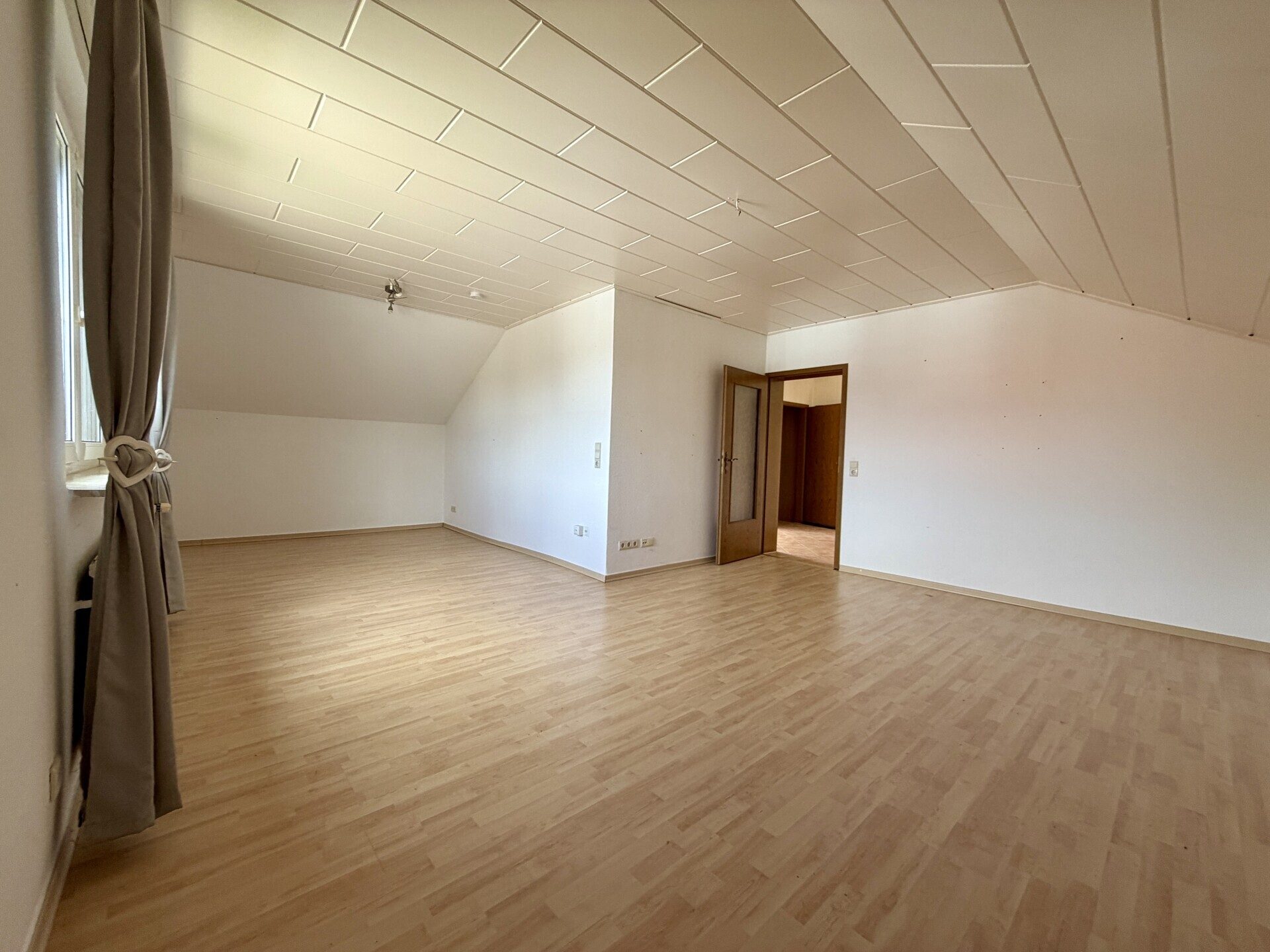 Immobilienangebot - Wedemark / Brelingen - Alle - Bieterverfahren: Großzügiges Zuhause mit Einliegerwohnung & Traumgrundstück - Wedemark