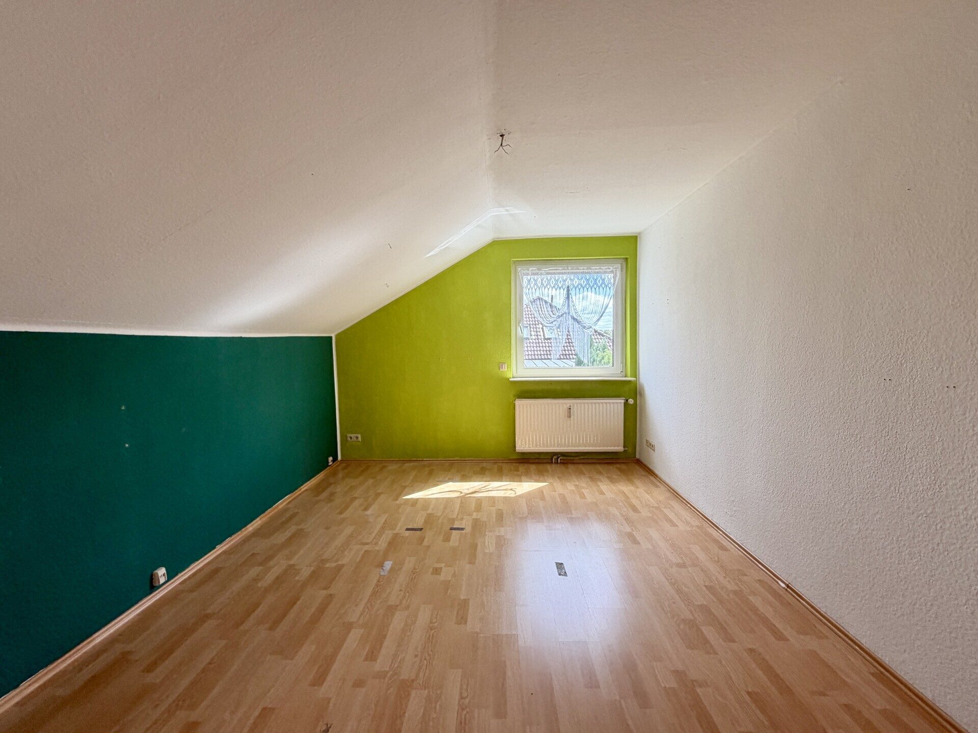 Immobilienangebot - Wedemark / Brelingen - Alle - Bieterverfahren: Großzügiges Zuhause mit Einliegerwohnung & Traumgrundstück - Wedemark