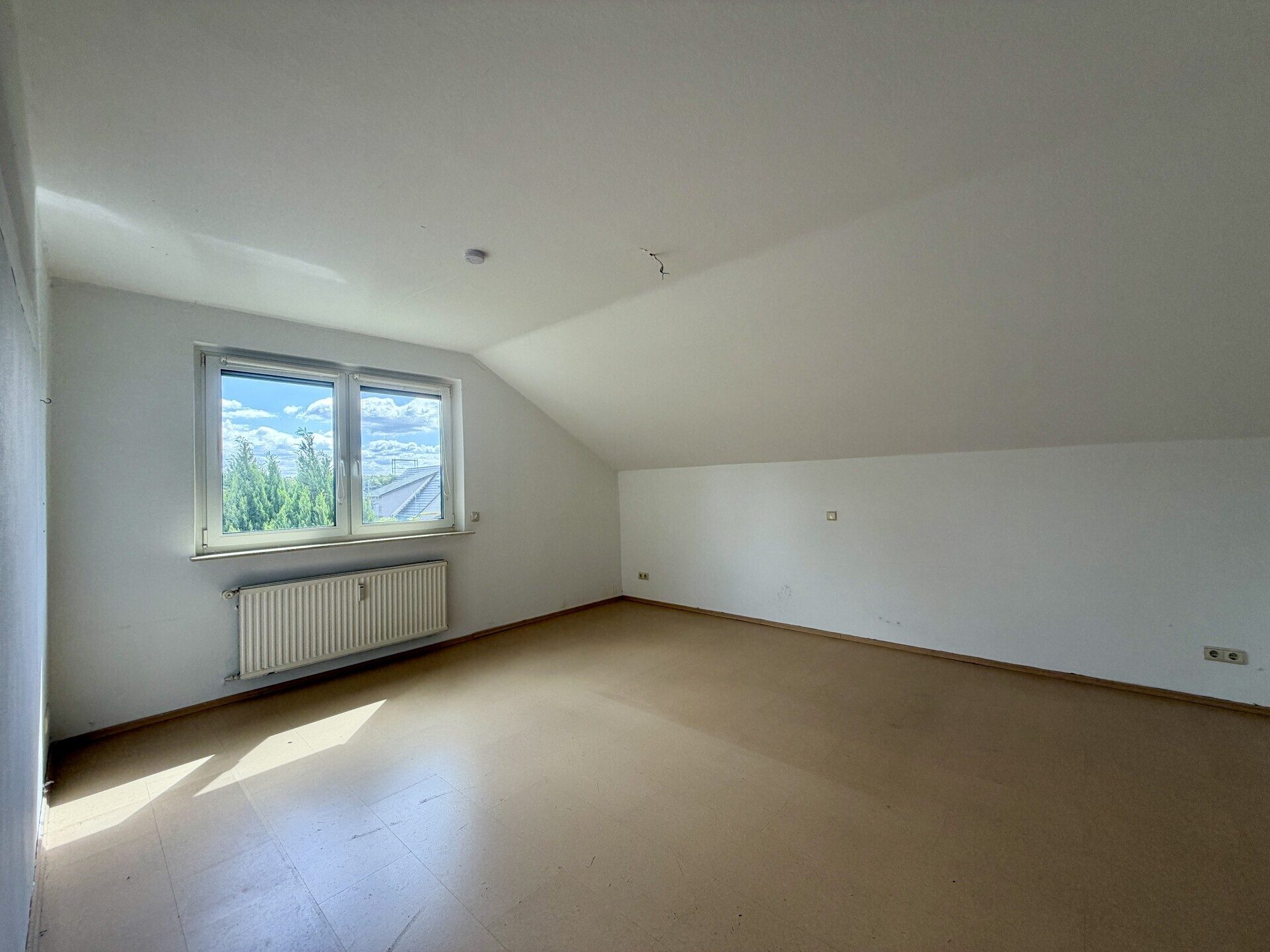 Immobilienangebot - Wedemark / Brelingen - Alle - Bieterverfahren: Großzügiges Zuhause mit Einliegerwohnung & Traumgrundstück - Wedemark