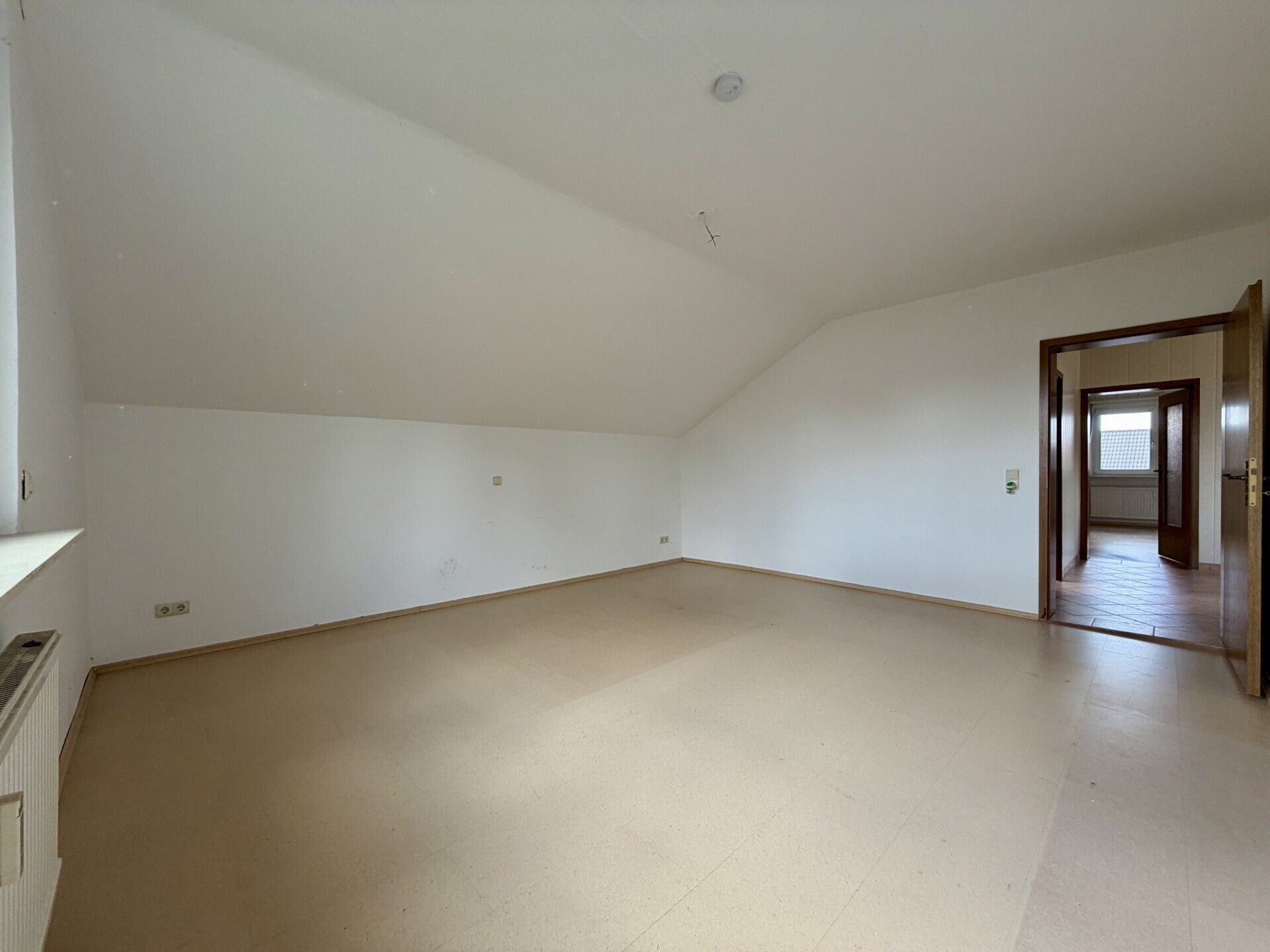 Immobilienangebot - Wedemark / Brelingen - Alle - Bieterverfahren: Großzügiges Zuhause mit Einliegerwohnung & Traumgrundstück - Wedemark