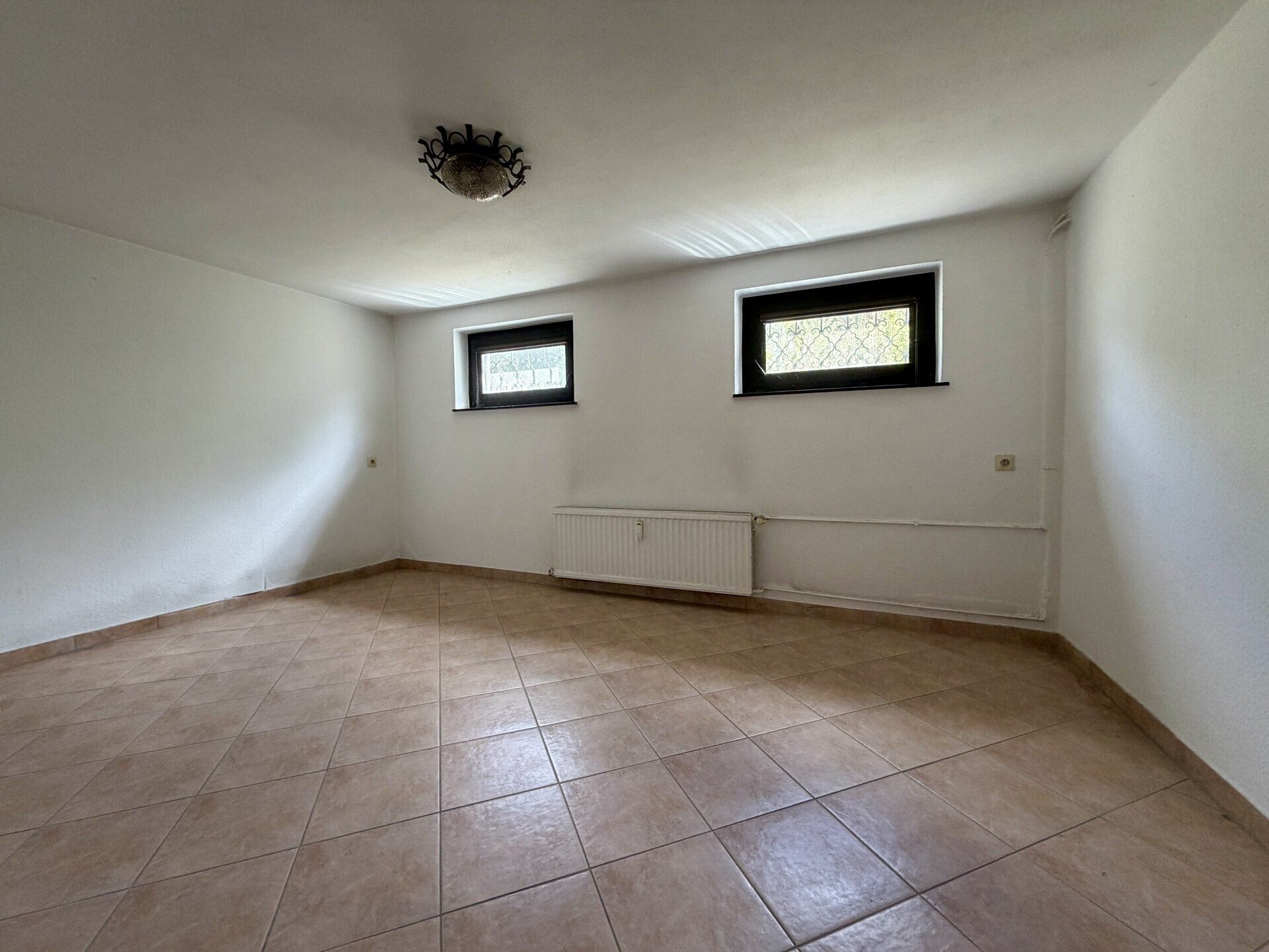 Immobilienangebot - Wedemark / Brelingen - Alle - Bieterverfahren: Großzügiges Zuhause mit Einliegerwohnung & Traumgrundstück - Wedemark