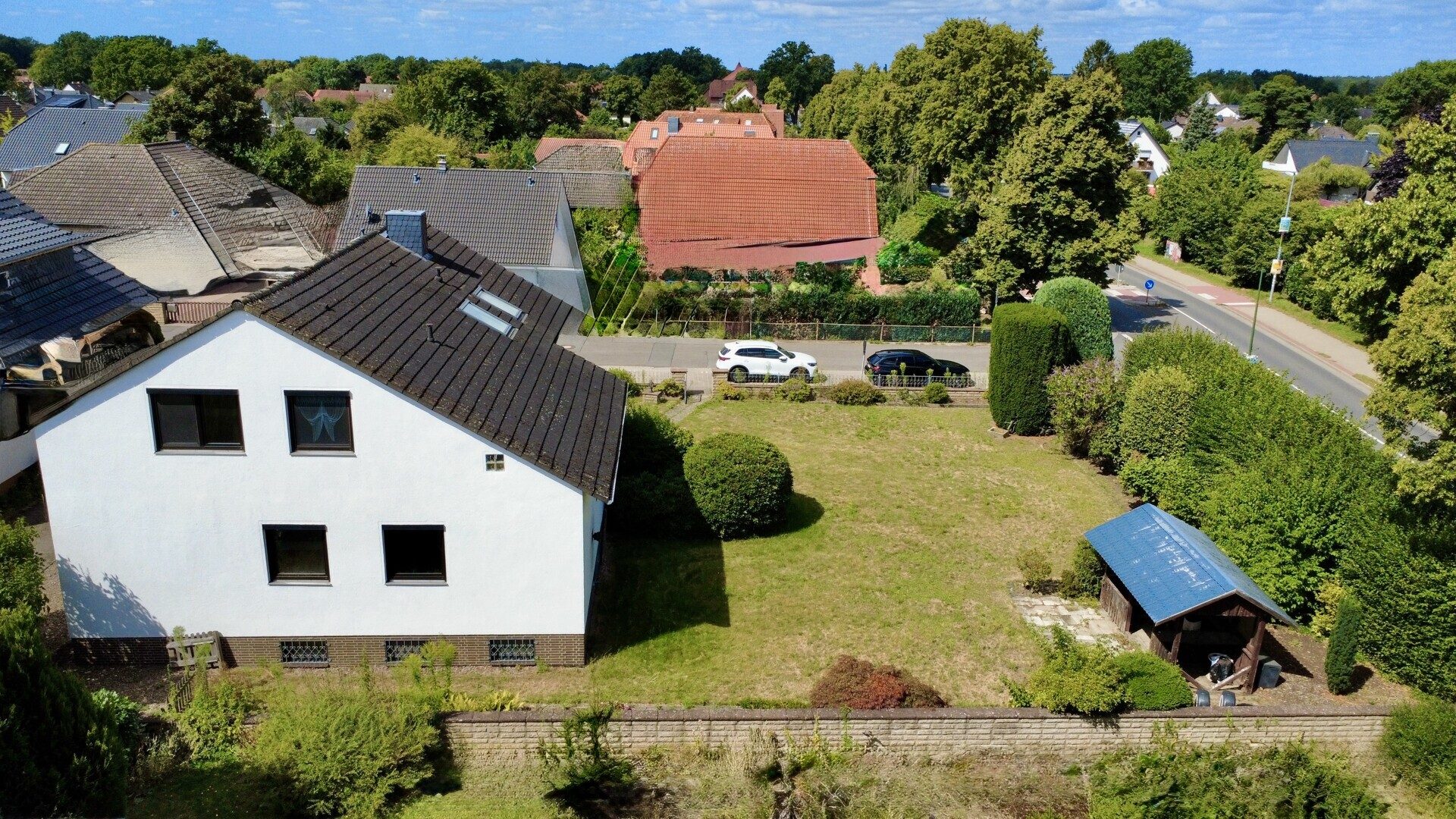 Immobilienangebot - Wedemark / Brelingen - Alle - Bieterverfahren: Großzügiges Zuhause mit Einliegerwohnung & Traumgrundstück - Wedemark