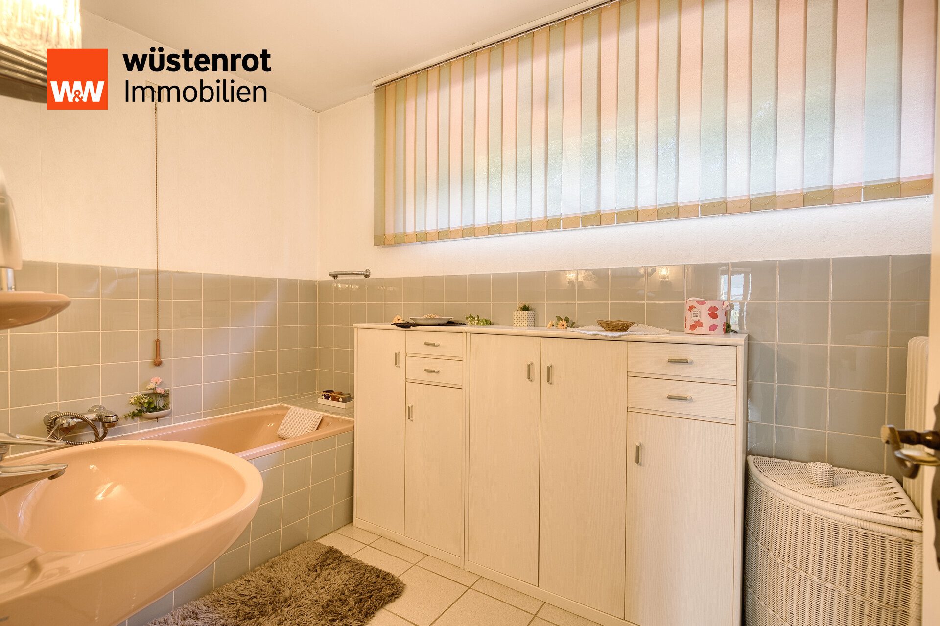 Immobilienangebot - Bremen / Vahr - Alle - Gartenstadt Vahr – 4-Zimmer-Reihenmittelhaus mit Garten, Garage und Vollkeller