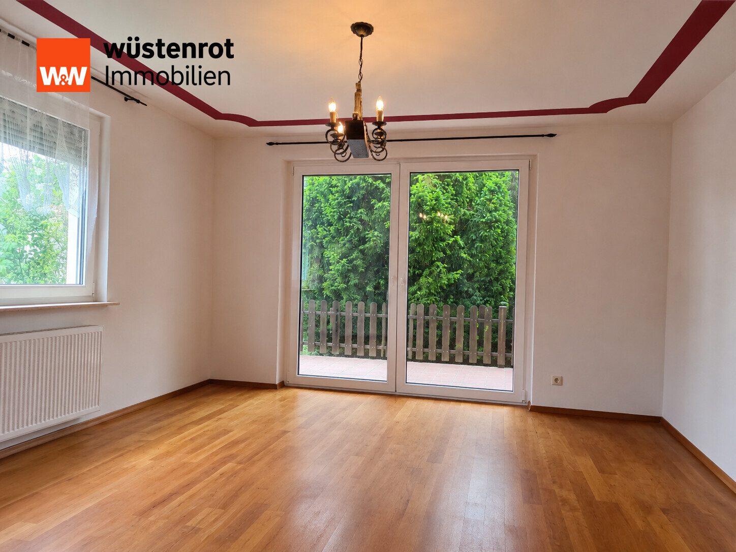 Immobilienangebot - Sindelfingen - Alle - Raum für Familie, Zukunft & Ideen! 
Zweifamilienhaus mit Garten und Garage.