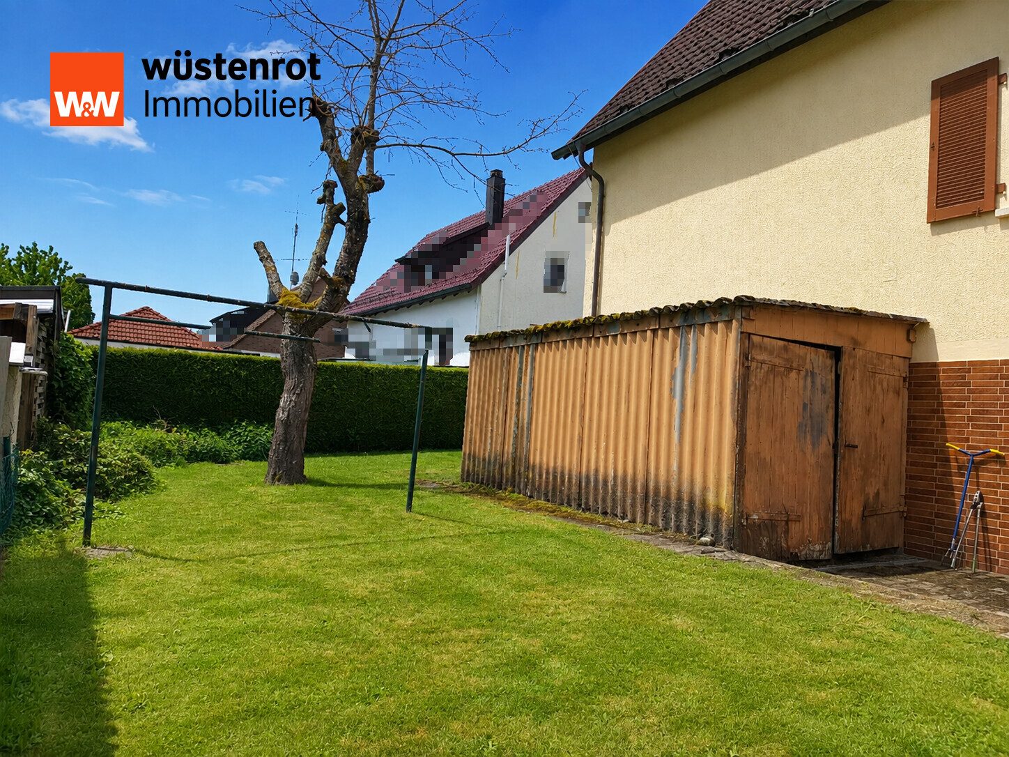 Immobilienangebot - Sindelfingen - Alle - Raum für Familie, Zukunft & Ideen! 
Zweifamilienhaus mit Garten und Garage.