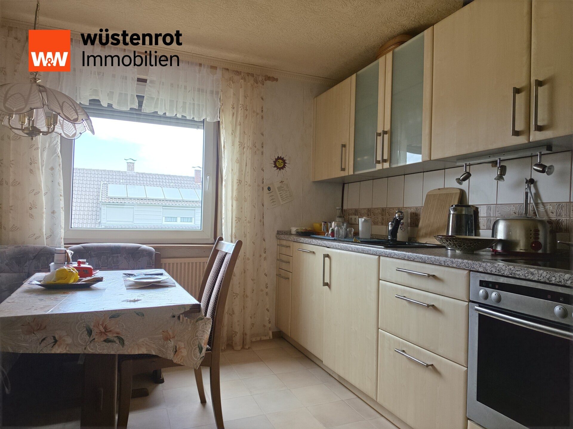 Immobilienangebot - Sindelfingen - Alle - Raum für Familie, Zukunft & Ideen! 
Zweifamilienhaus mit Garten und Garage.