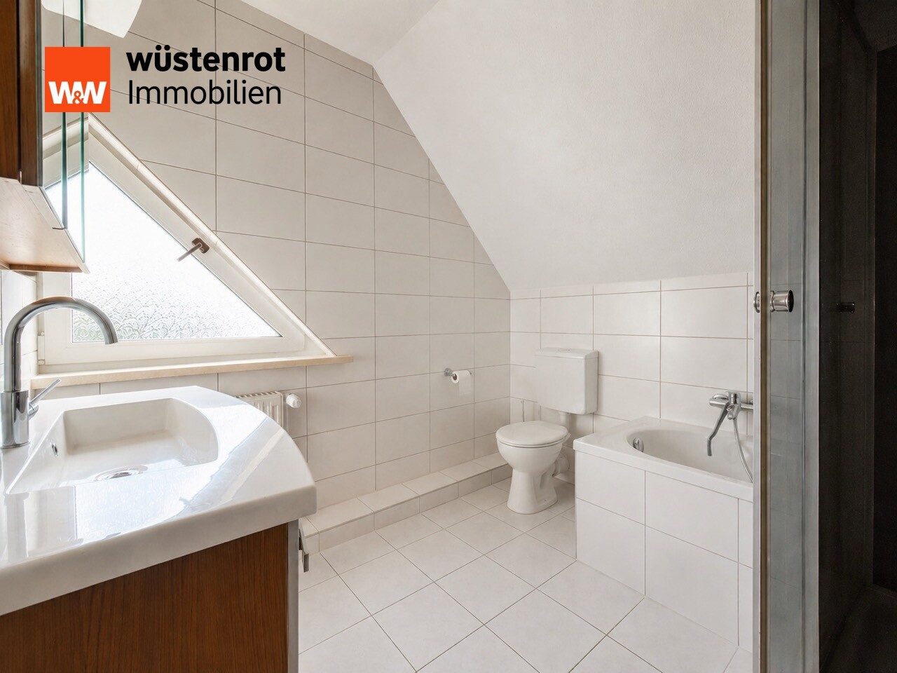 Immobilienangebot - Schwerte - Alle - Reihenendhaus mit Keller, Terrasse & Stellplatz – ruhige Wohnlage in Schwerte-Gänsewinkel
