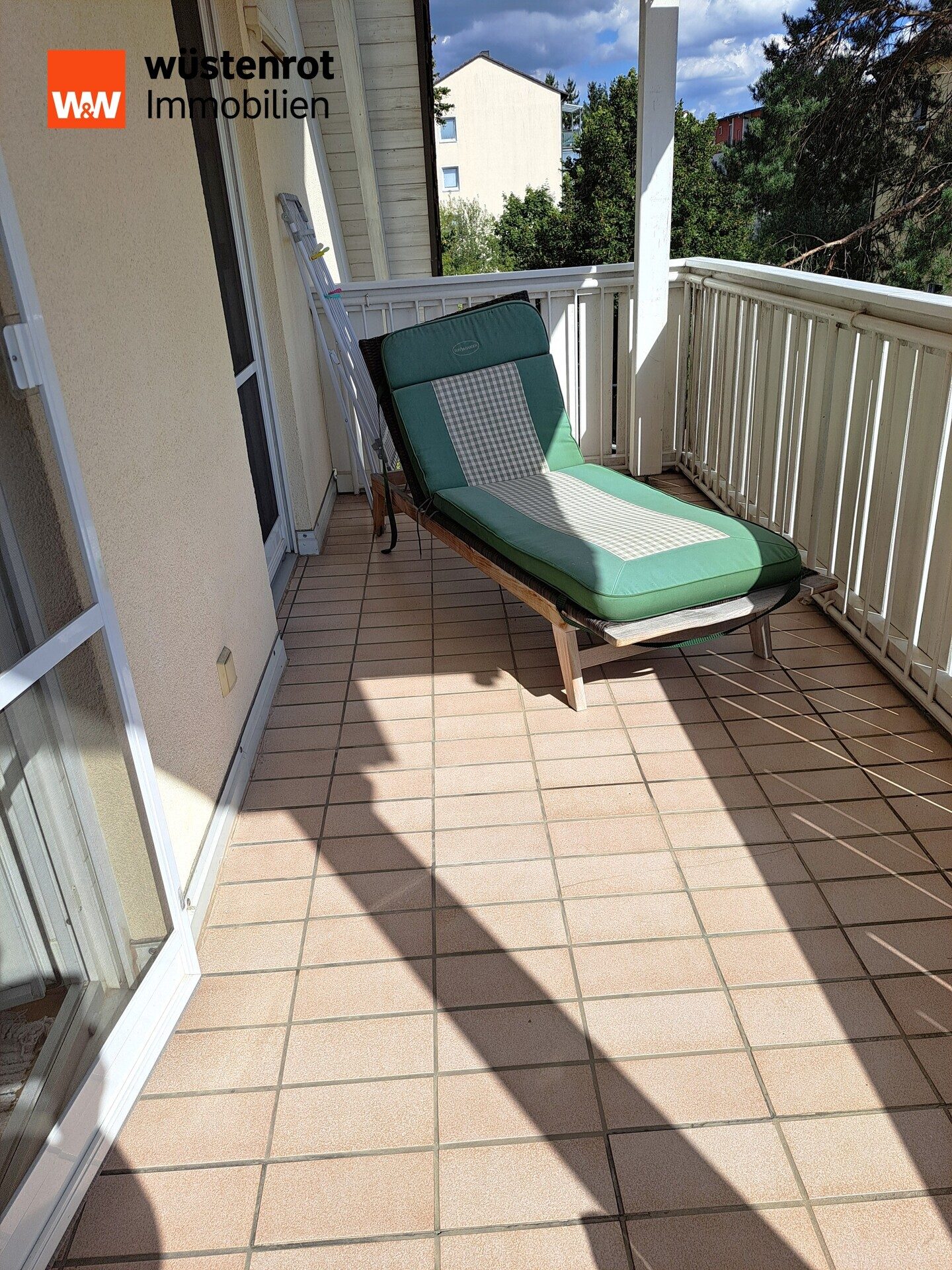 Immobilienangebot - Pfaffenhofen an der Ilm - Alle - Bezugsfrei! 2-Zi.-DG-Wohnung mit Balkon und ausgebautem Dachspitz