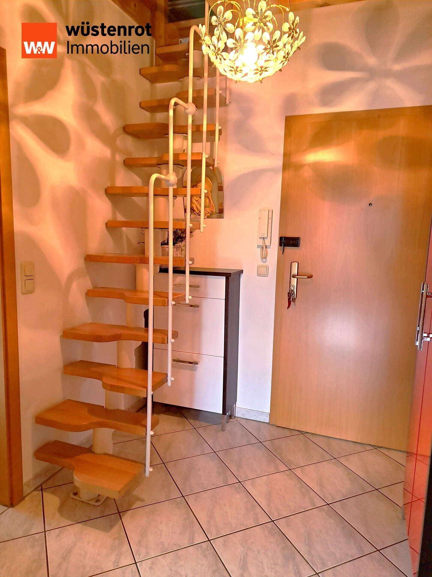 Immobilienangebot - Pfaffenhofen an der Ilm - Alle - Bezugsfrei! 2-Zi.-DG-Wohnung mit Balkon und ausgebautem Dachspitz