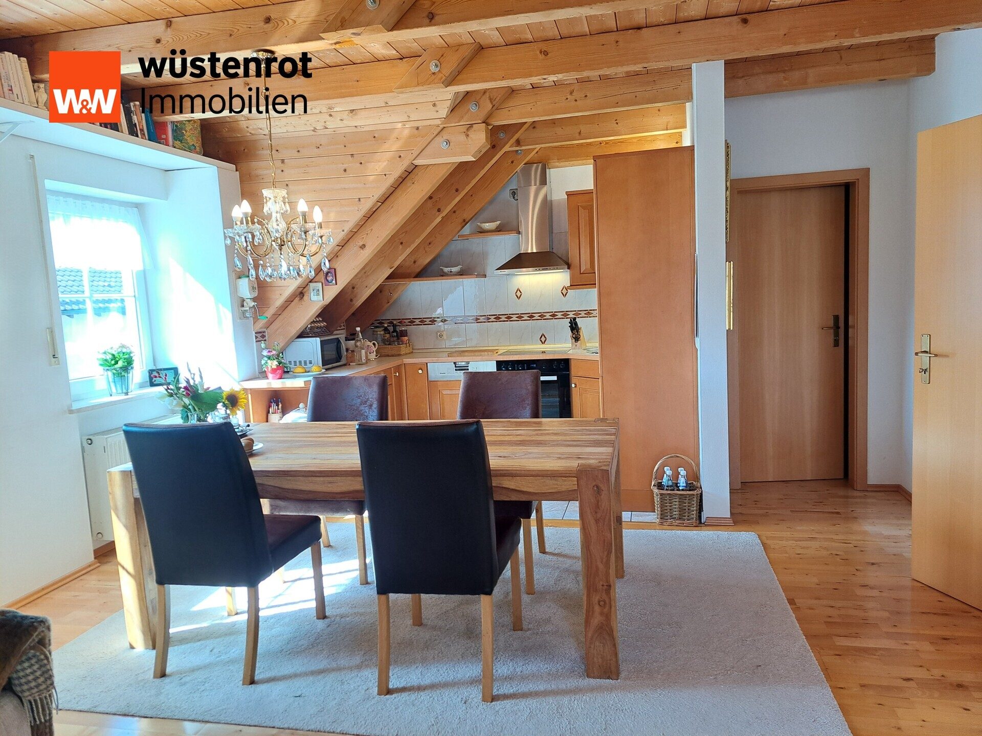 Immobilienangebot - Pfaffenhofen an der Ilm - Alle - Bezugsfrei! 2-Zi.-DG-Wohnung mit Balkon und ausgebautem Dachspitz