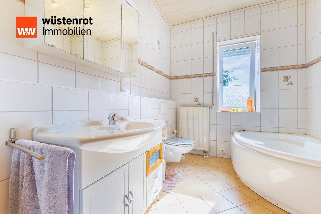 Immobilienangebot - Edermünde - Alle - +++ Topp gepflegtes Zweifamilienhaus mit großzügigem Garagengebäude nahe Kassel +++