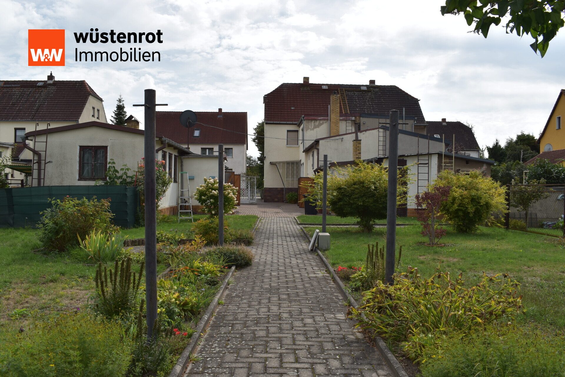 Immobilienangebot - Gröditz - Alle - Doppelhaushälfte mit Garten zum Verkauf