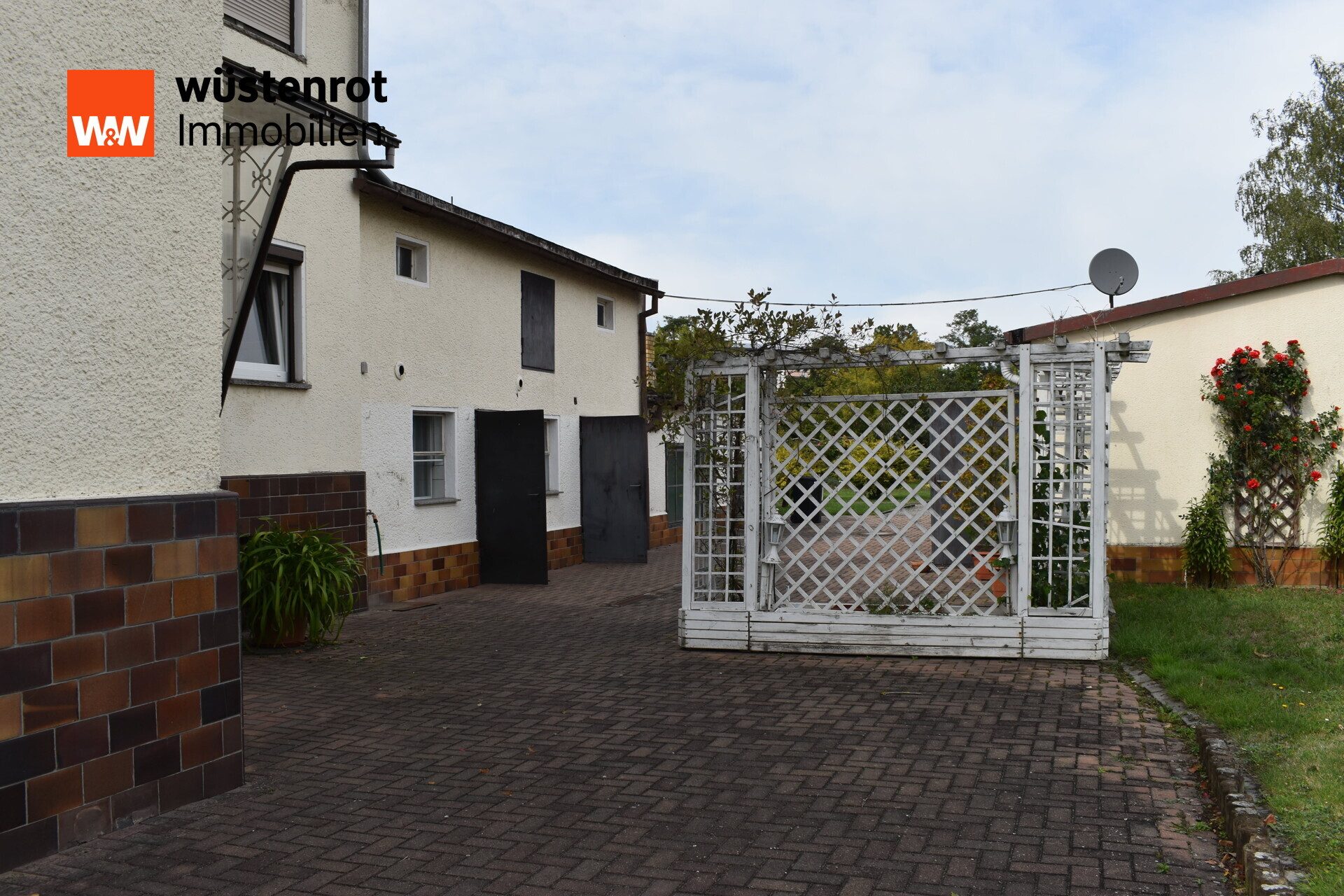 Immobilienangebot - Gröditz - Alle - Doppelhaushälfte mit Garten zum Verkauf