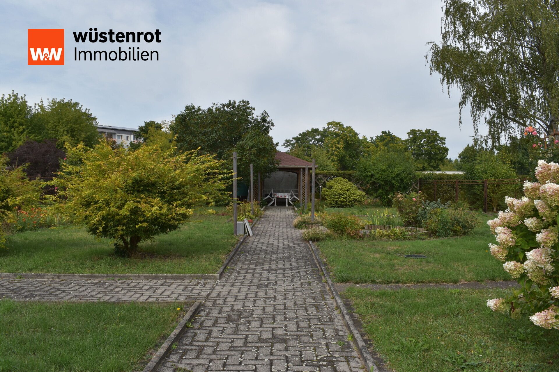 Immobilienangebot - Gröditz - Alle - Doppelhaushälfte mit Garten zum Verkauf