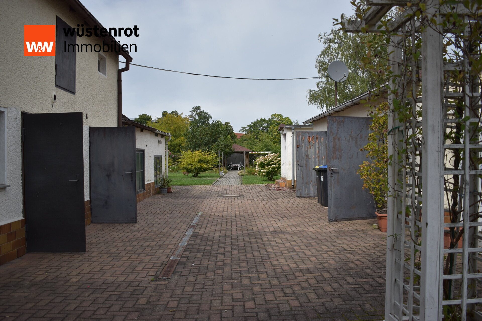 Immobilienangebot - Gröditz - Alle - Doppelhaushälfte mit Garten zum Verkauf