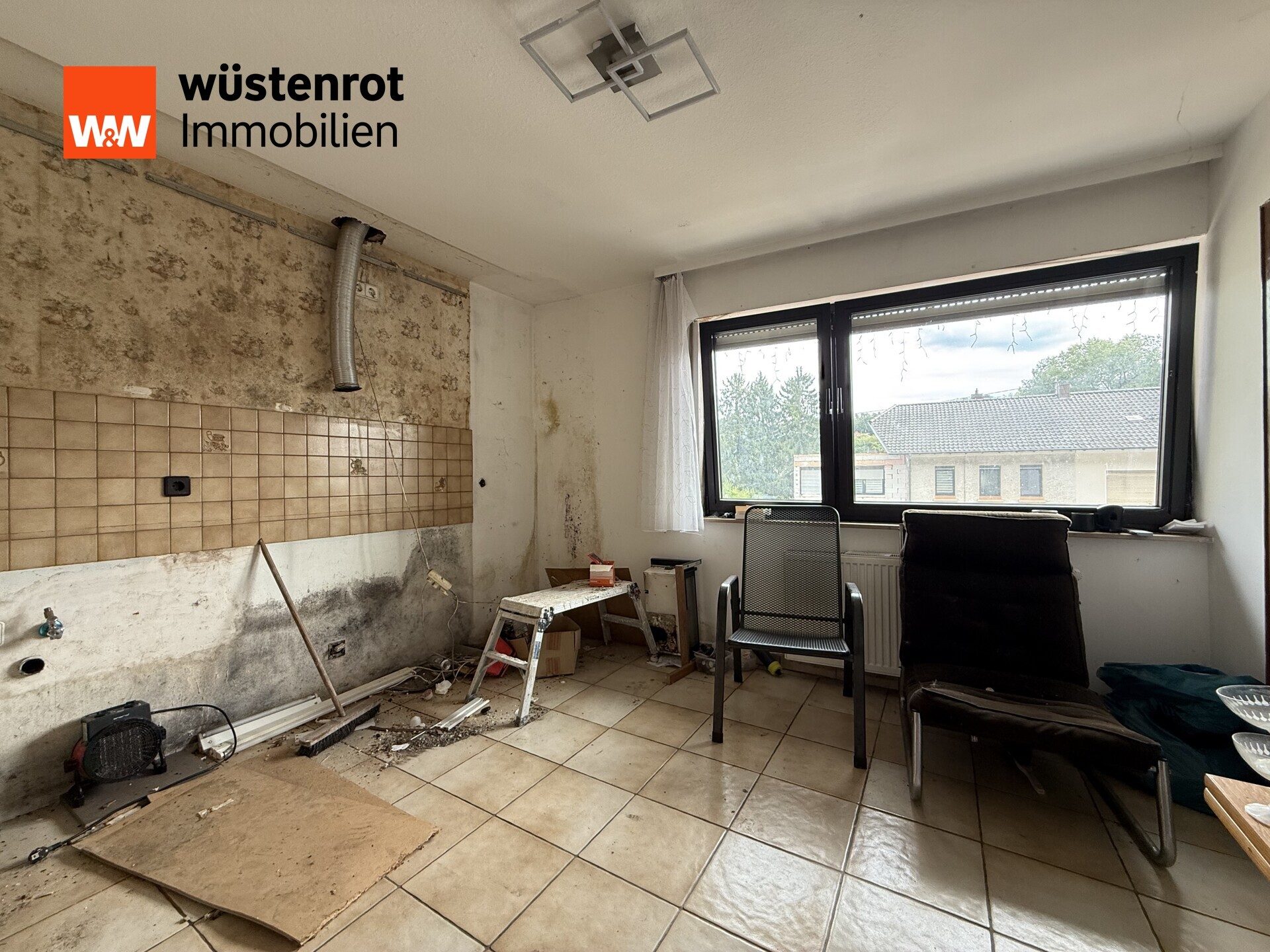 Immobilienangebot - Beckingen - Alle - Zwei Häuser auf einem Grundstück: Einziehen und das zweite Haus vermieten!
