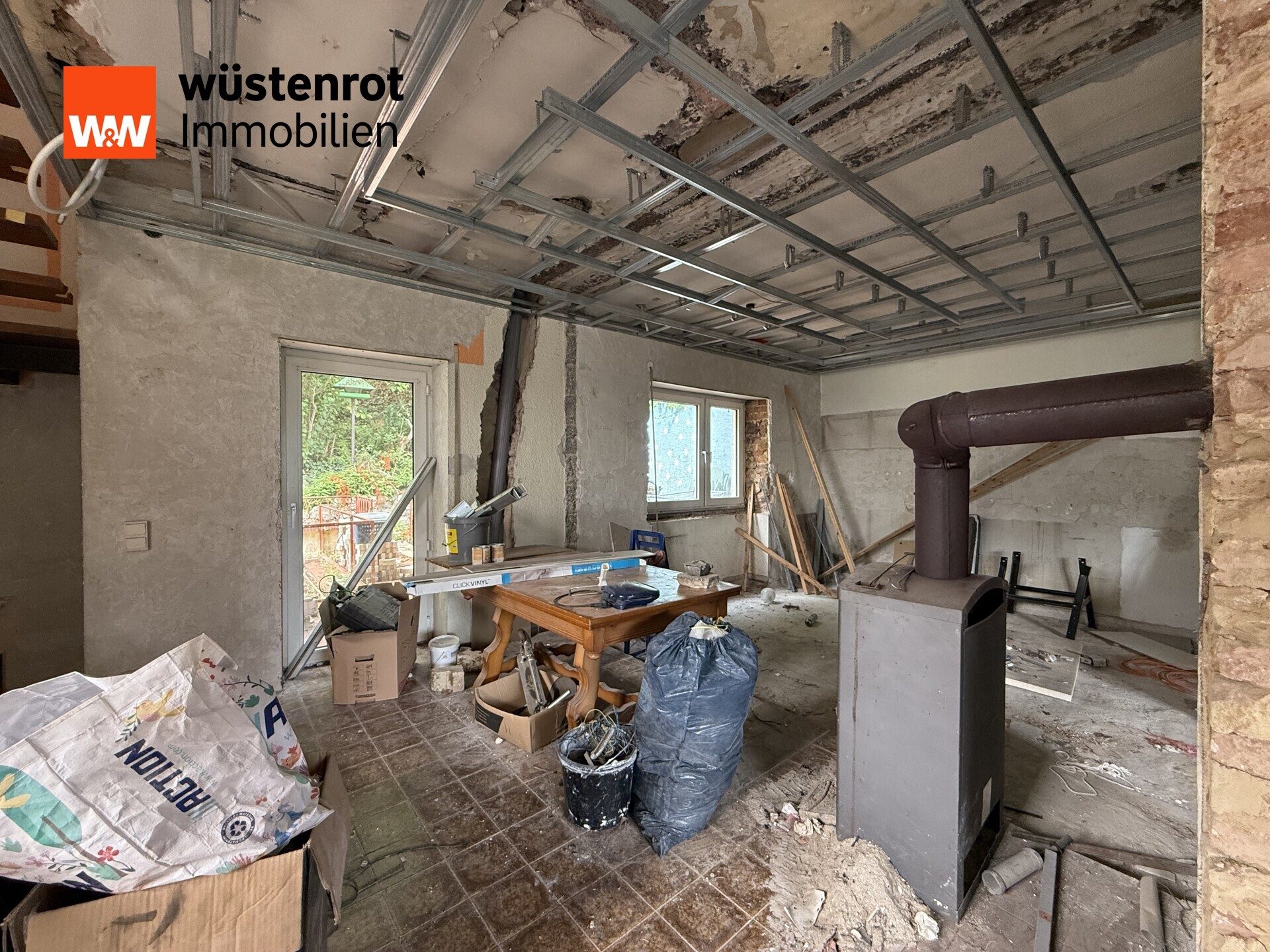 Immobilienangebot - Beckingen - Alle - Zwei Häuser auf einem Grundstück: Einziehen und das zweite Haus vermieten!