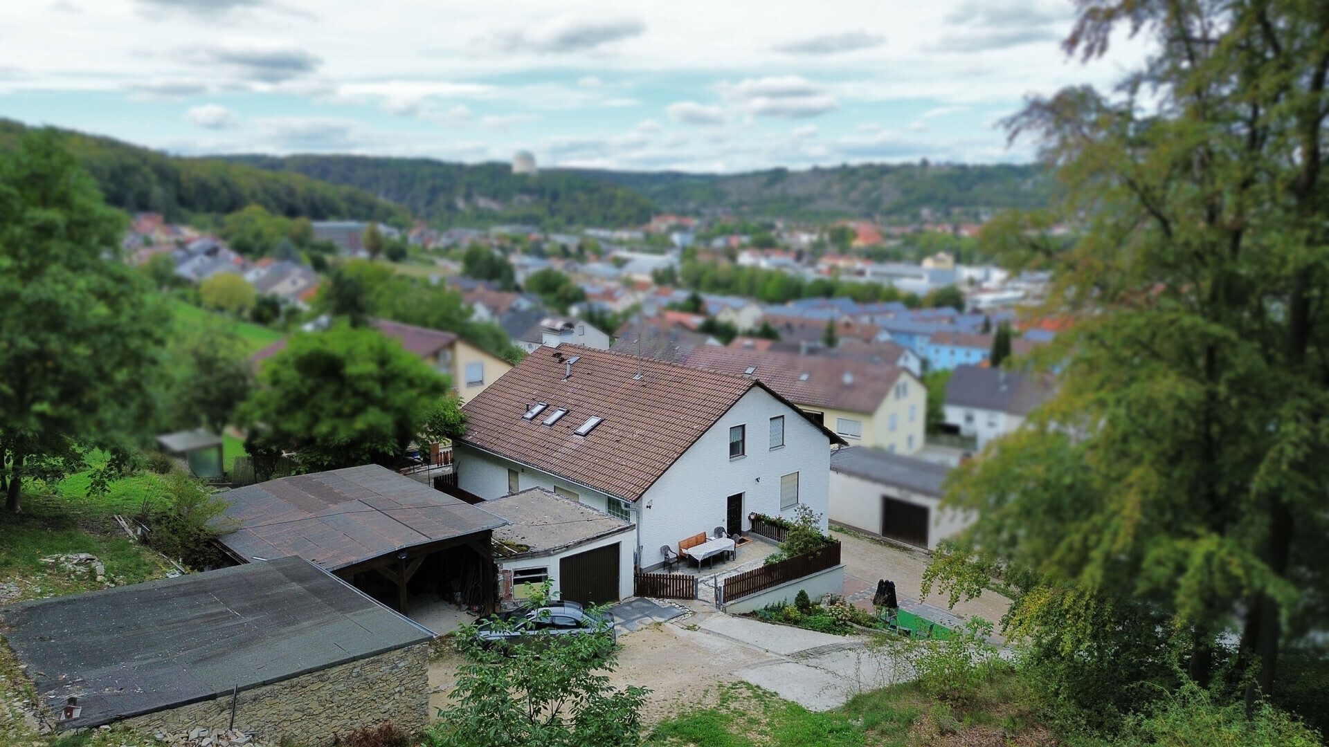 Immobilienangebot - Kelheim / Affecking - Alle - Weitblick inklusive: Großzügiges Einfamilienhaus mit Einliegerwohnung in Kelheim