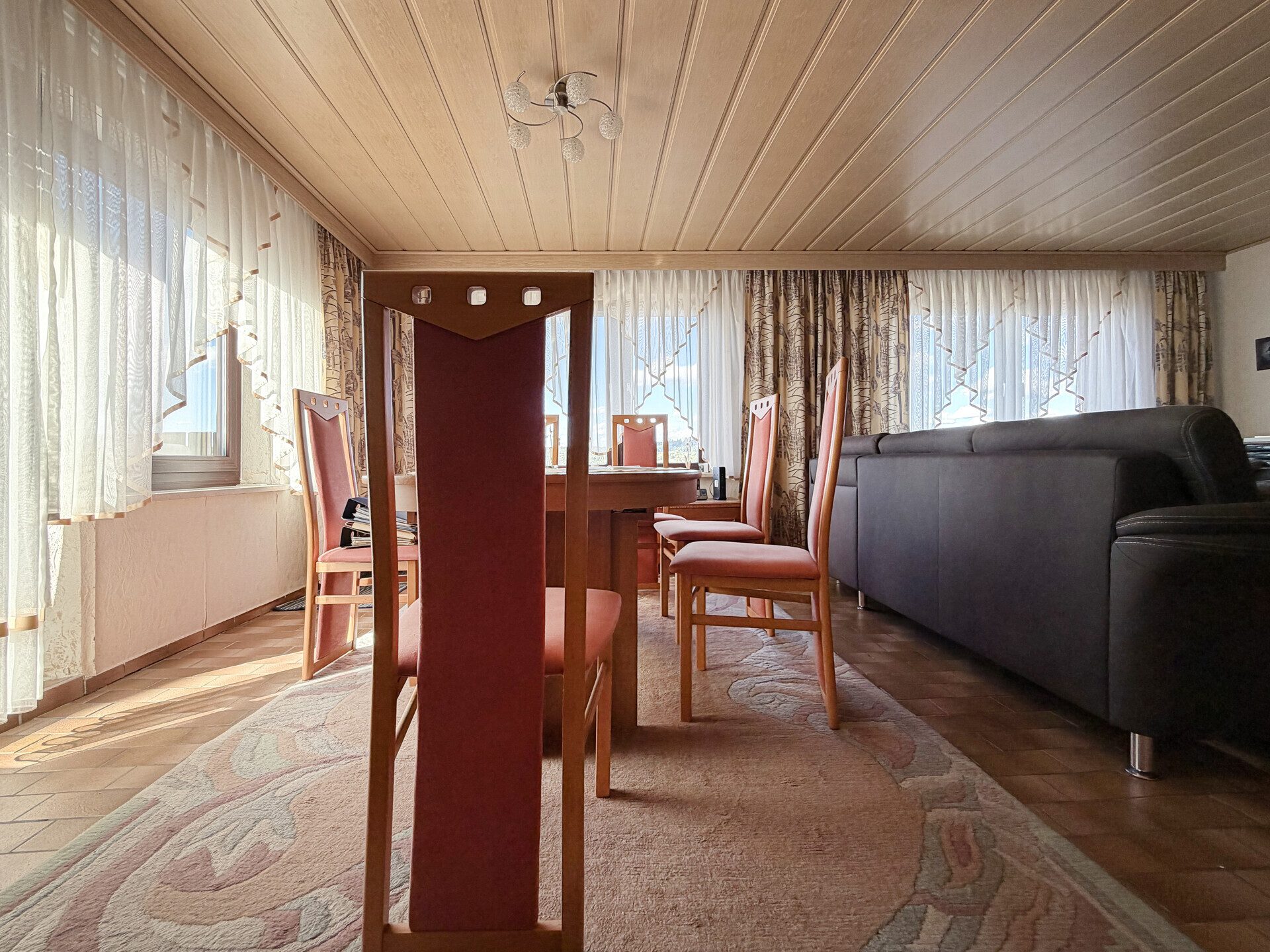 Immobilienangebot - Kelheim / Affecking - Alle - Weitblick inklusive: Großzügiges Einfamilienhaus mit Einliegerwohnung in Kelheim