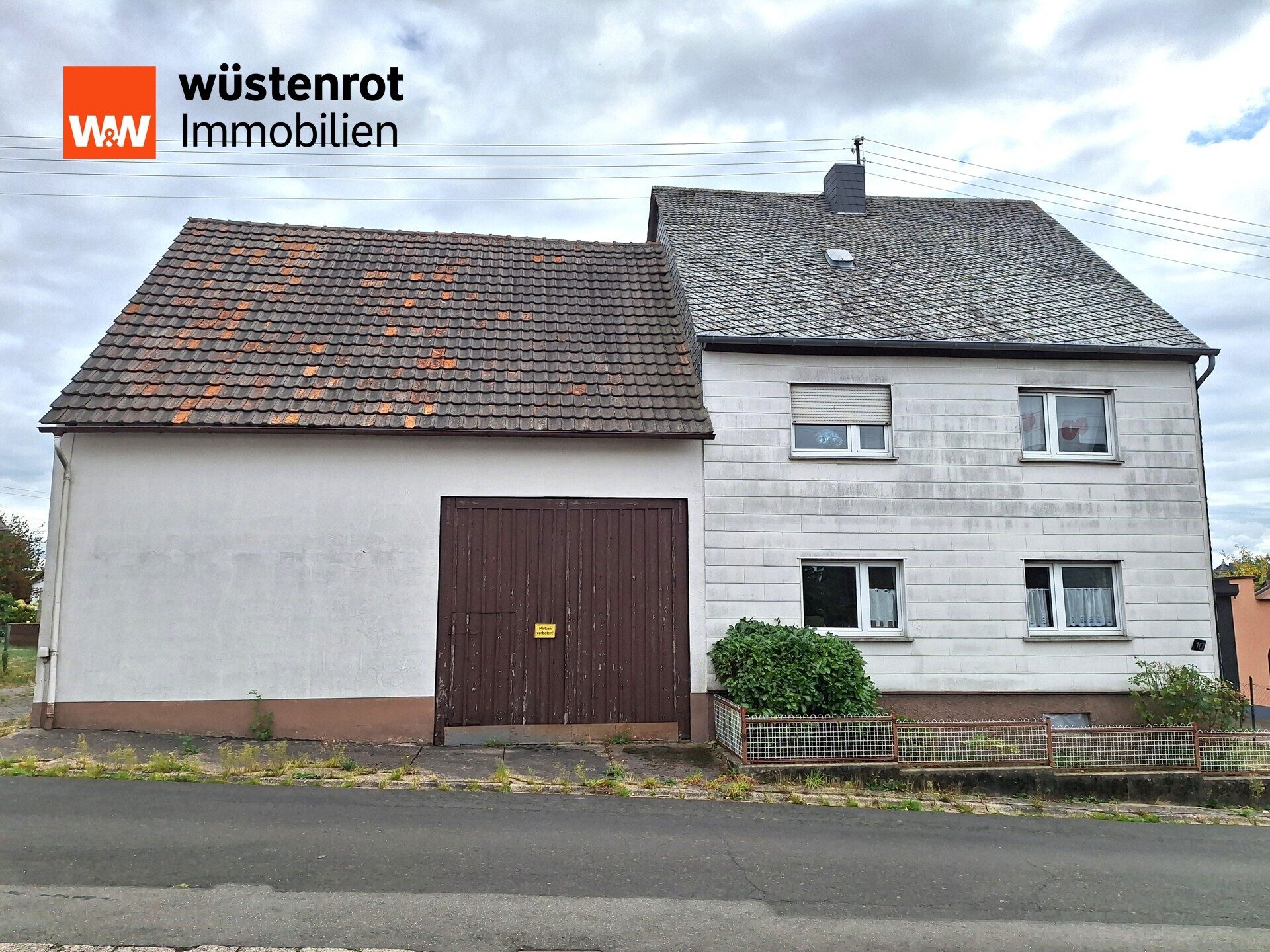 Immobilienangebot - Laufersweiler - Alle - sanierungsbedürftiges Haus 
- mit Scheune und Garage -